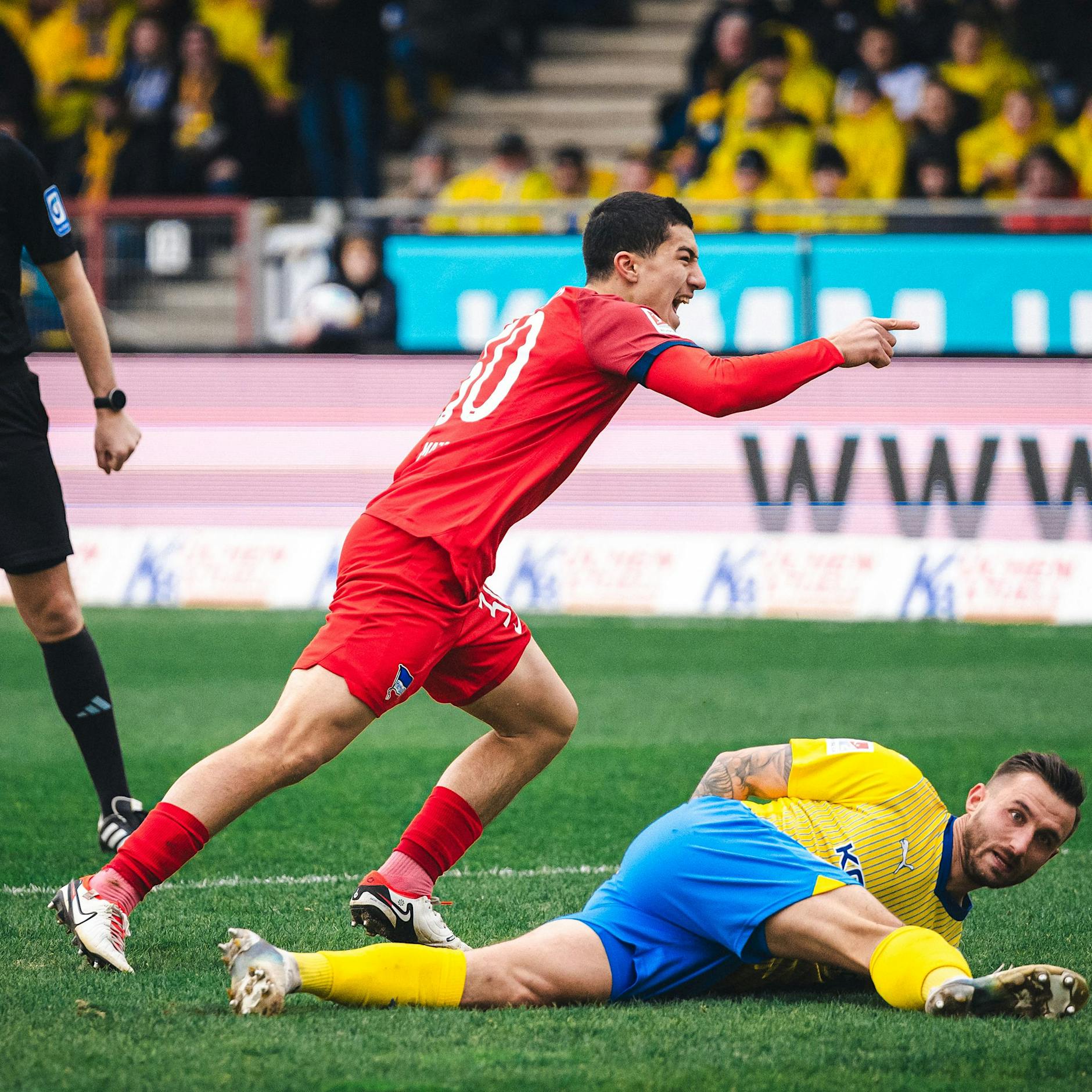 Herthas wunderschön verkehrte Welt: Alt macht Fehler, Jung bügelt aus
