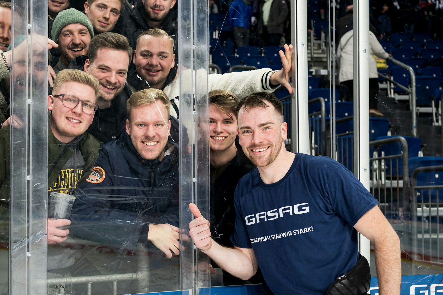 Stürmer-Star Marcel Noebles ist bei den Fans der Eisbären immer gern gesehen.