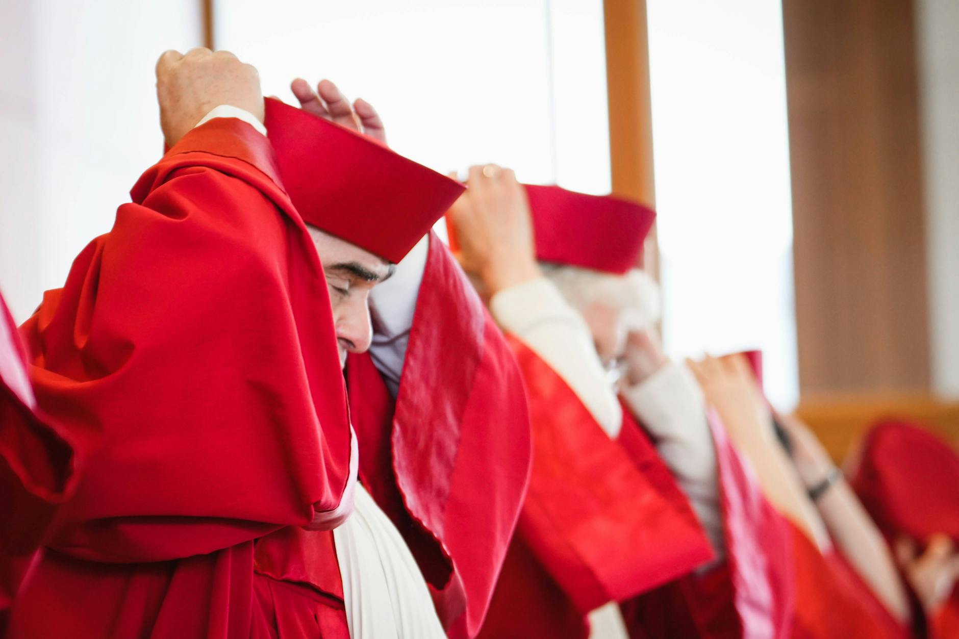 Richter des Bundesverfassungsgerichts im Gerichtsaal