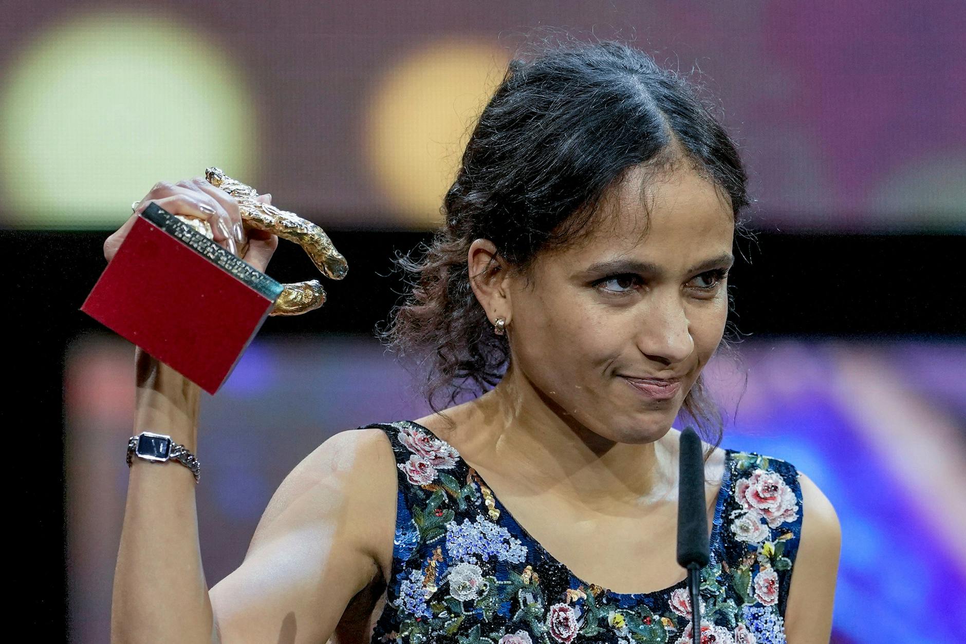 Die französisch-senegalesische Regisseurin Mati Diop bekam den Goldenen Bären für den Dokumentarfilm Dahomey.