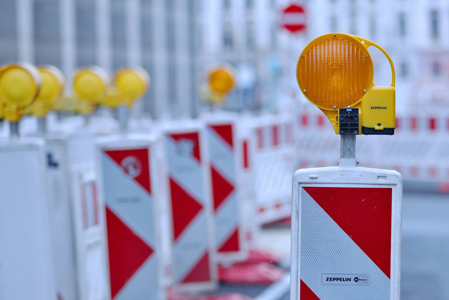 Eine Sperrung der Allee der Kosmonauten in Marzahn dürfte für größere Verkehrsbehinderungen sorgen.