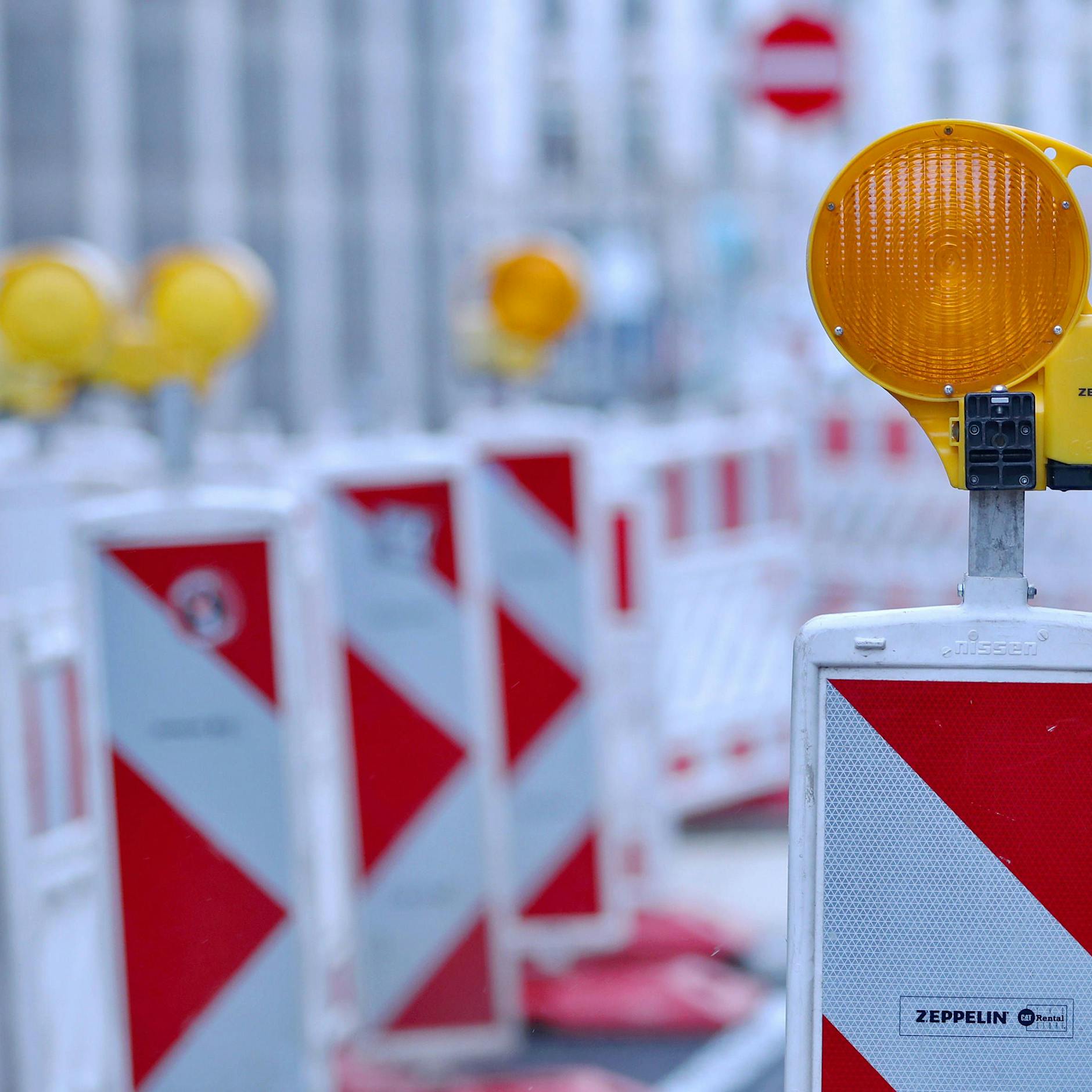 Verkehrsschock in Marzahn: Allee der Kosmonauten voll gesperrt