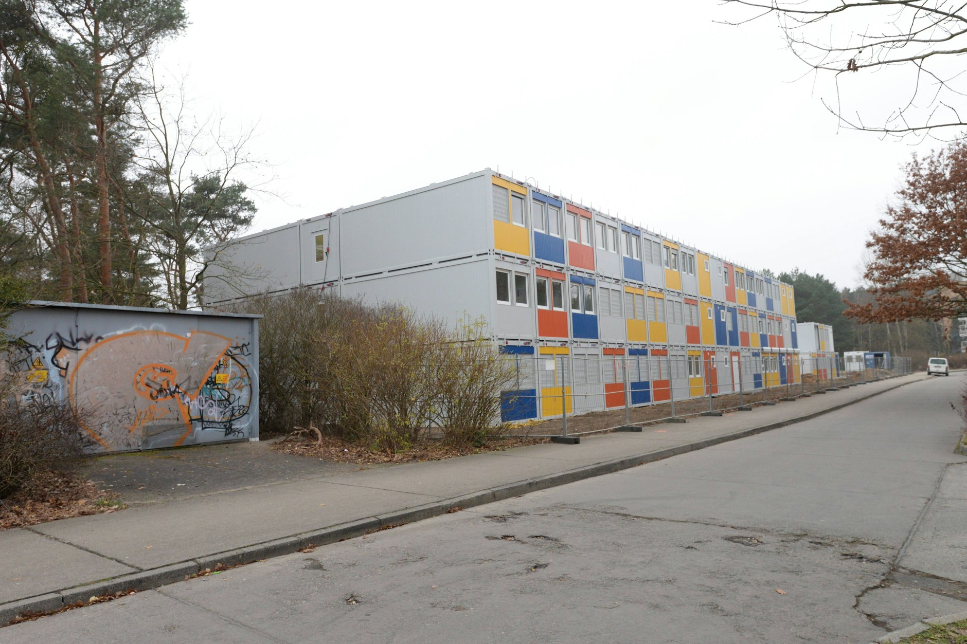 Berlins erstes Containerdorf für Flüchtlinge im Allende-Viertel in Köpenick steht vor dem Aus.