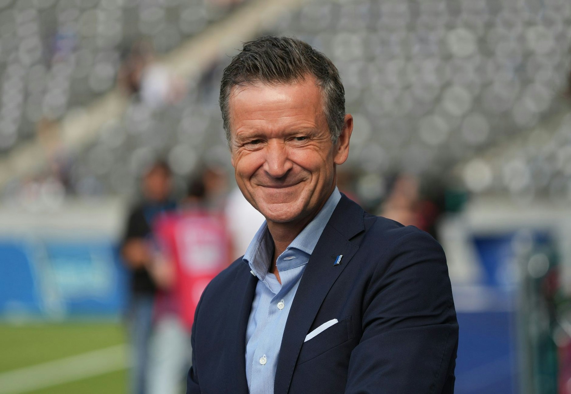 ARCHIV - Fußball: 2. Bundesliga, Hertha BSC - SV Wehen Wiesbaden, 2. Spieltag, Olympiastadion, Herthas Manager Thomas E. Herrich. Herrich soll Geschäftsführer bei Hertha bleiben.  