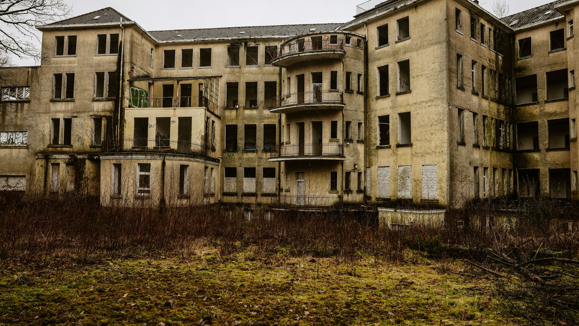 Das Hauptgebäude auf dem Gelände der ehemaligen Klinik Aprath steht heute leer.