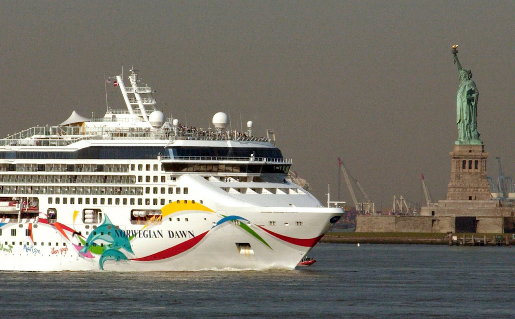 Cholera an Bord? 2000 Urlauber sitzen auf Kreuzfahrtschiff fest