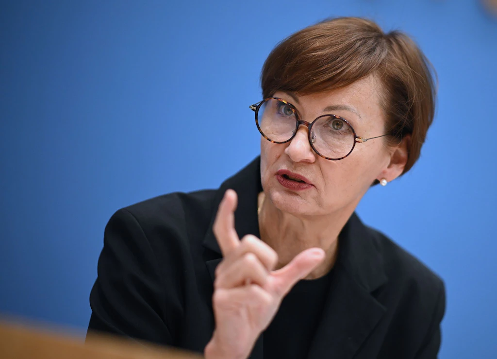 Stark-Watzinger: Zivile und militärische Forschung verzahnen