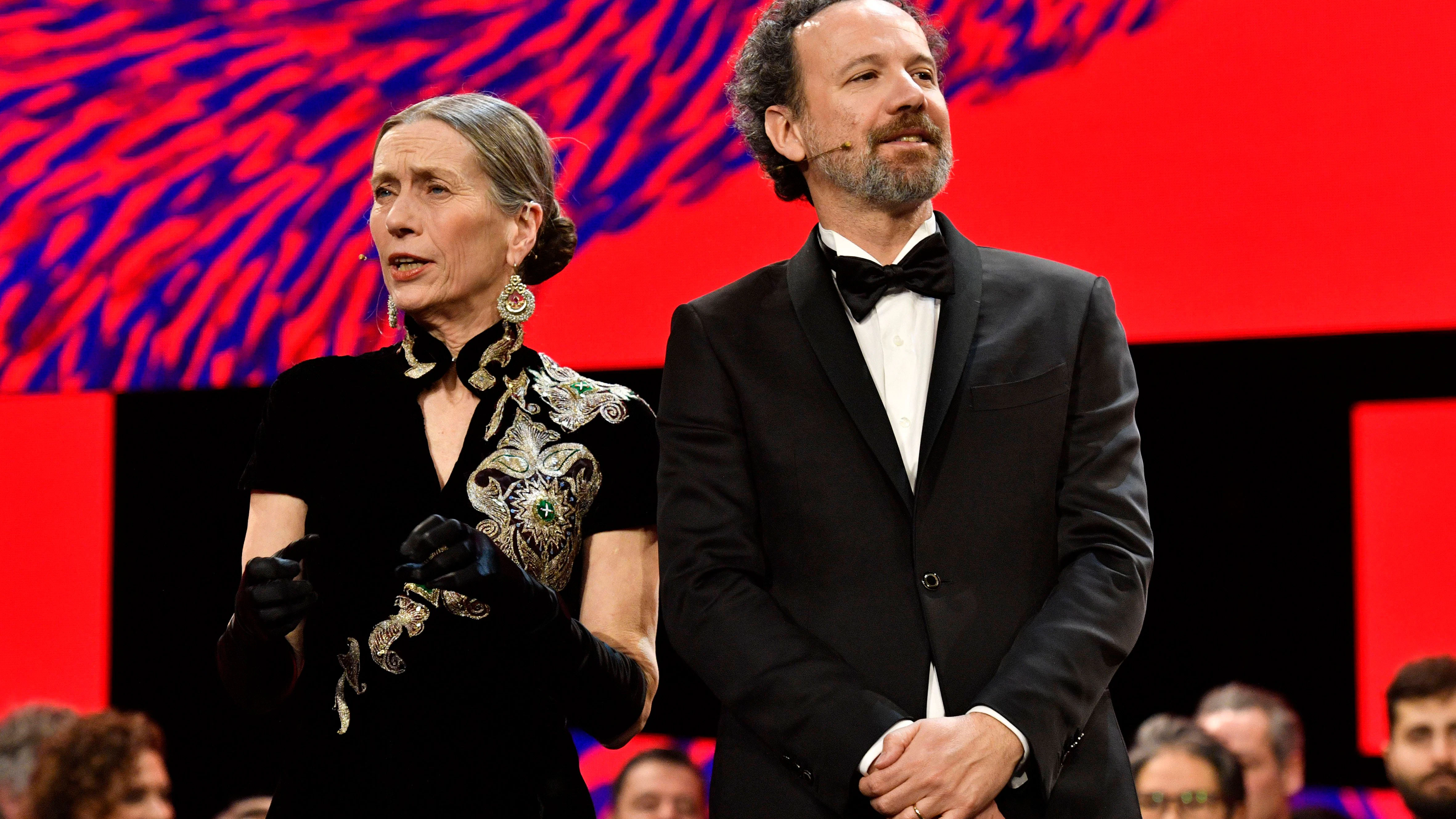 Die&nbsp;scheidenden Festivalchefs Mariette Rissenbeek und Carlo Chatrian müssen sich nun verteidigen.