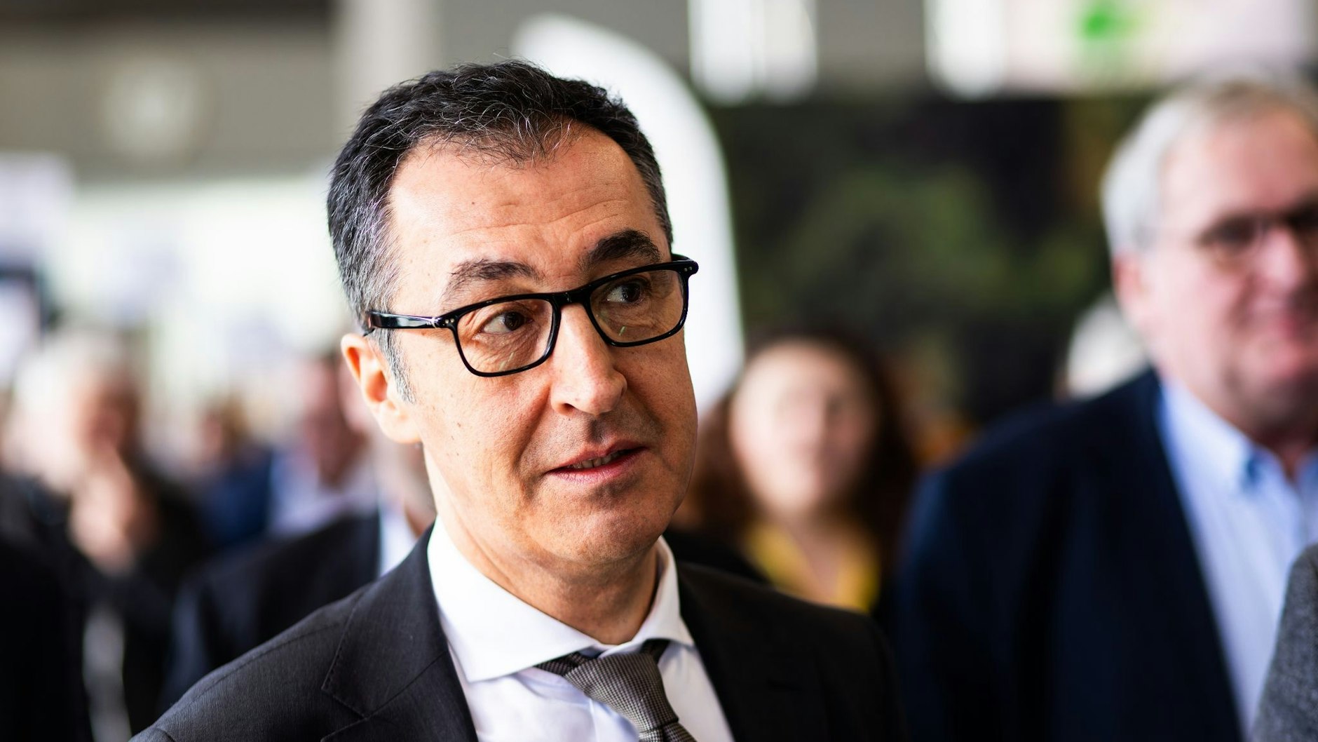 Bundeslandwirtschaftsminister Cem Özdemir (Grüne) will einen Tierwohlcent einführen.
