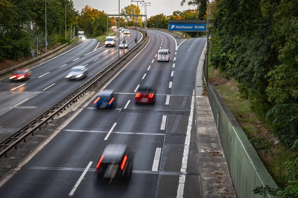 Tegel: Über 100 Steine auf Autobahn geworfen – mehrere Autos beschädigt