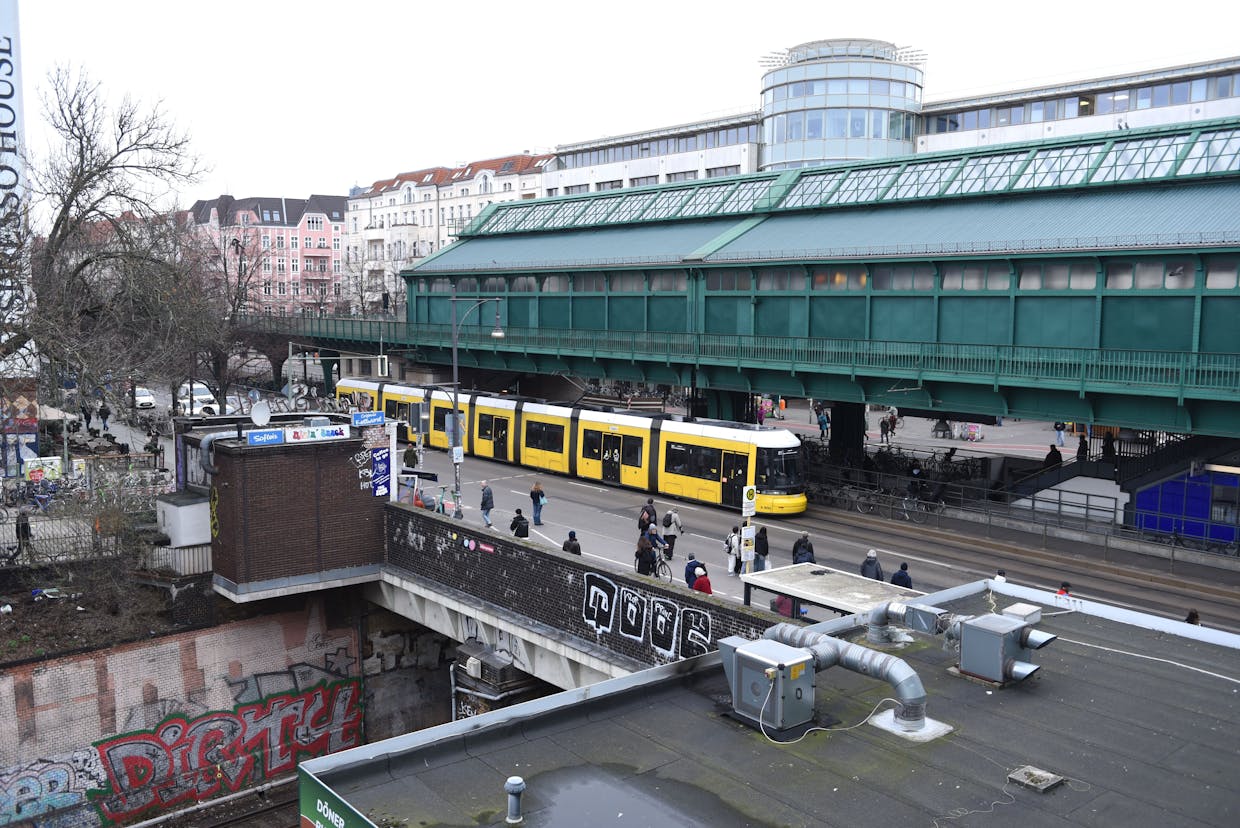 Neue Brücke: Schönhauser Allee wird sechs Jahre lang Großbaustelle in ...