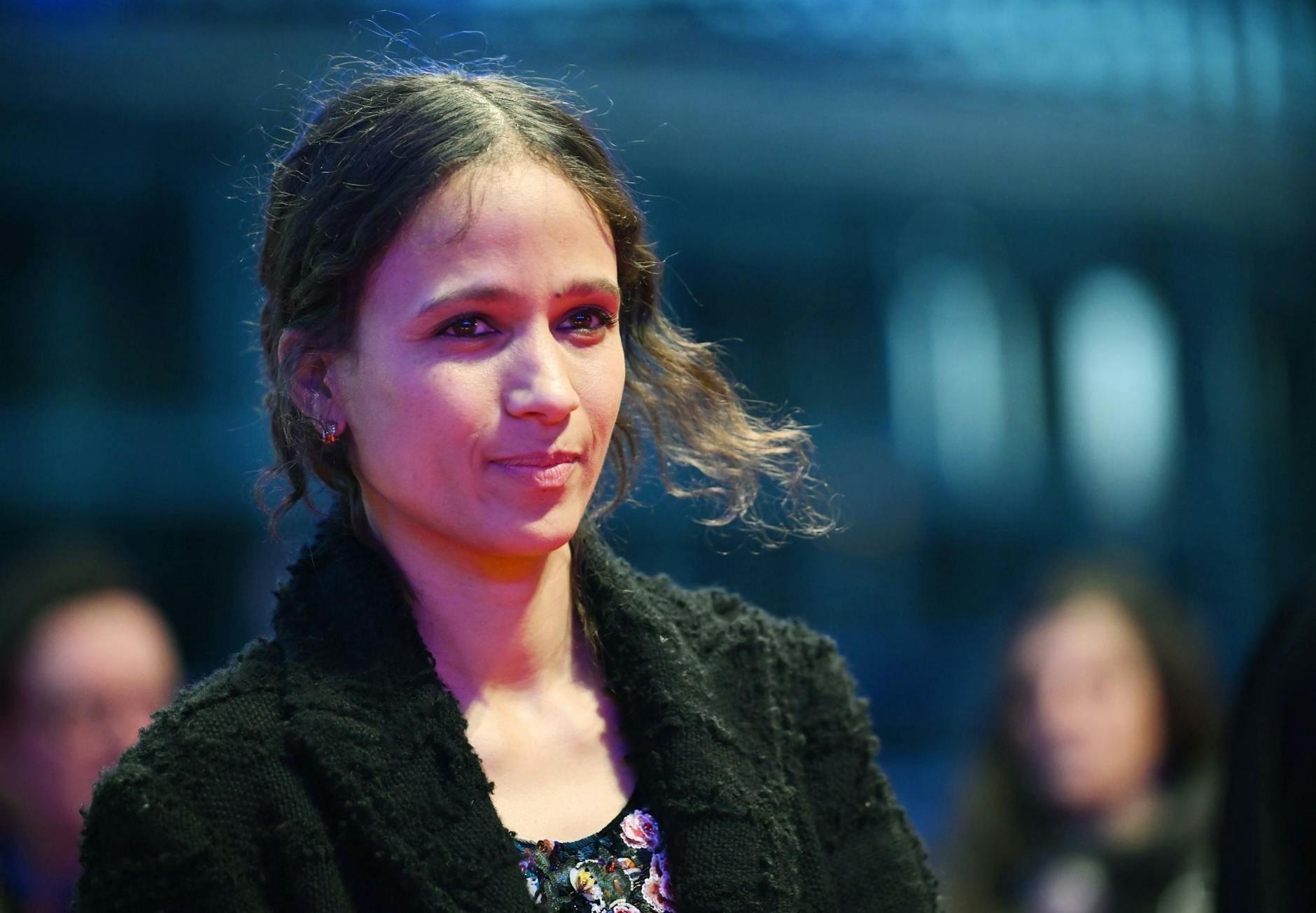 Der Dokumentarfilm «Dahomey» von der in Frankreich geborenen Regisseurin Mati Diop hat den Goldenen Bären der Berlinale gewonnen.