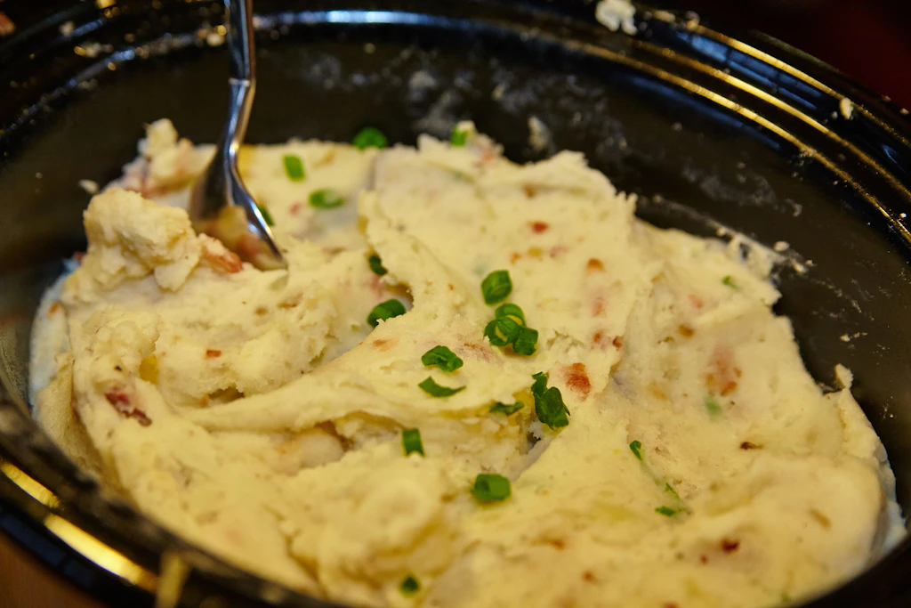 So lecker: Rezept für Kartoffelsellerie-Stampf mit gebratenen Kapern
