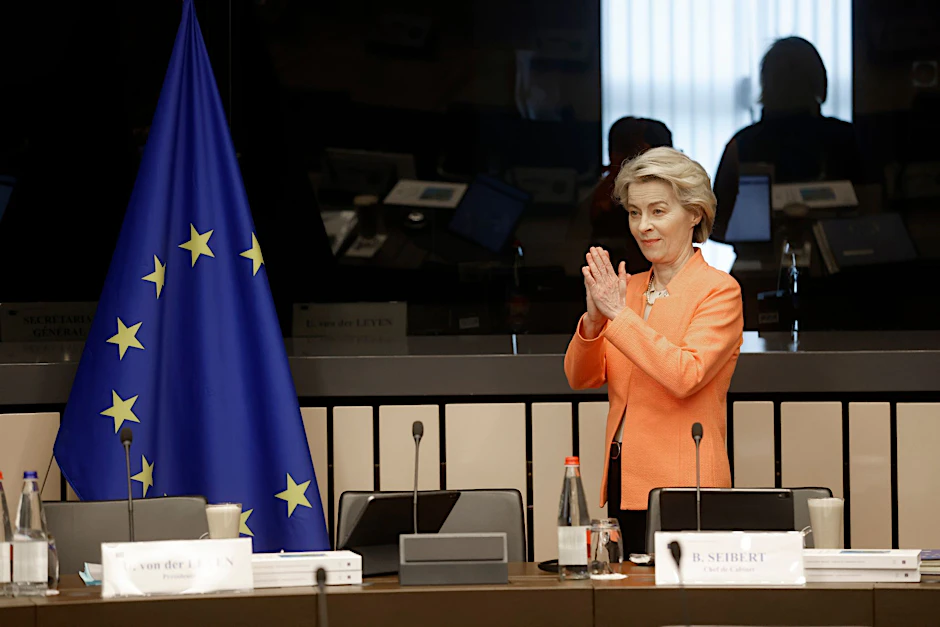 Ursula von der Leyen, Präsidentin der Europäischen Kommission, bei ihrer Ankunft im Europäischen Parlament.  