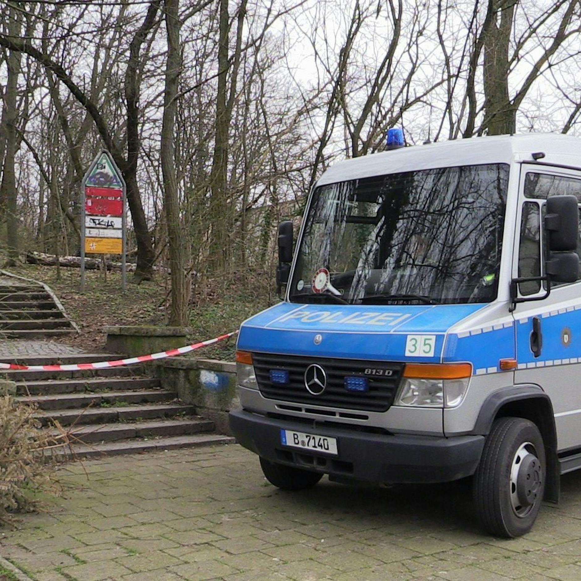 Suche geht weiter: Was verrät das Tattoo auf dem Oberschenkel im Park?