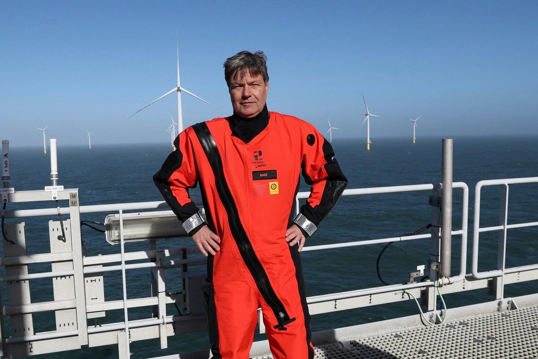 Wirtschaftsminister Robert Habeck (Grüne) will bestimmten Industriezweigen die Speicherung von CO₂ auf hoher See erlauben. Für Kohlekraftwerke soll sie weiter verboten bleiben.