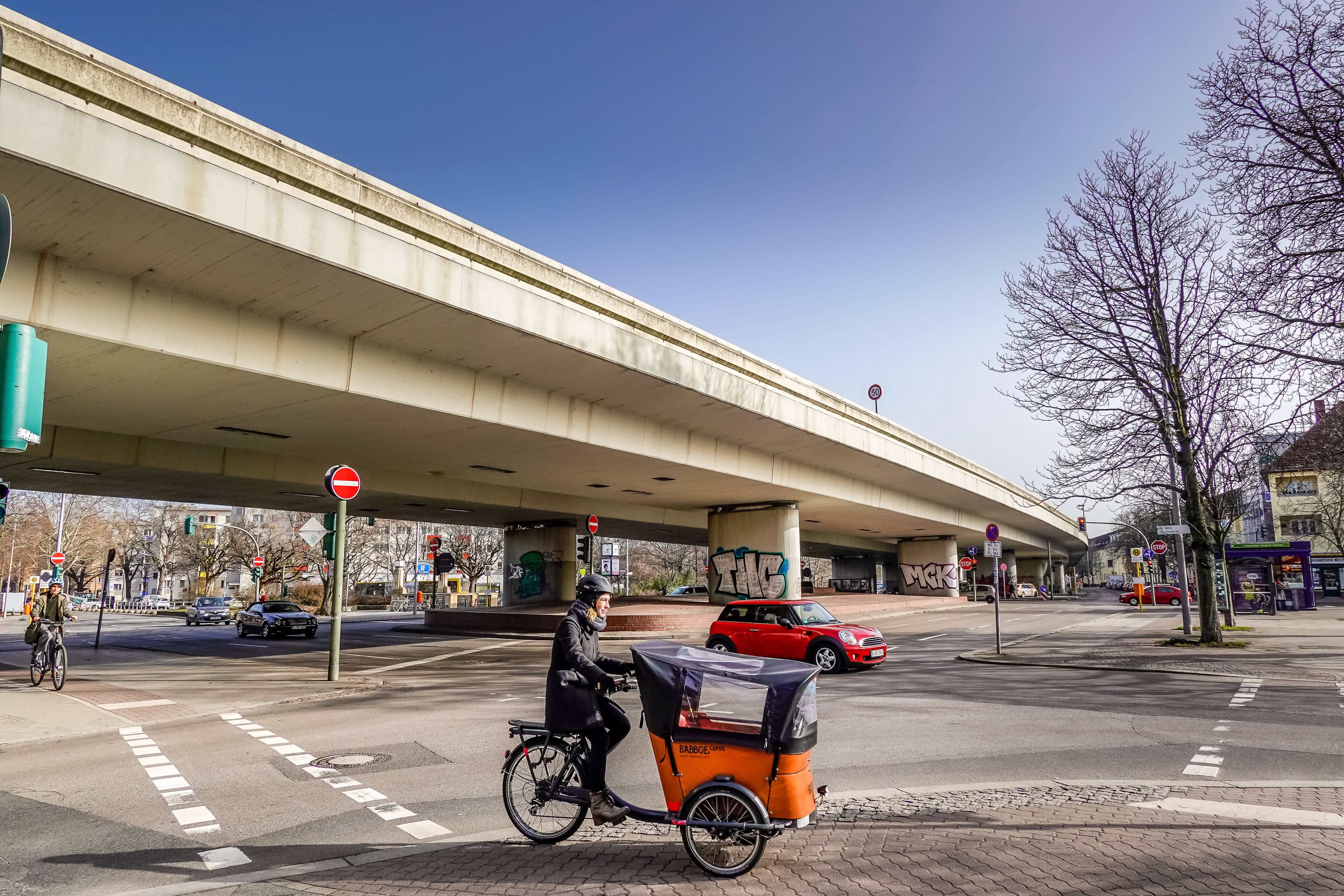 Breitenbachplatz: Die Straßenbrücke im Südwesten von Berlin kommt weg – aber die Stützen bleiben