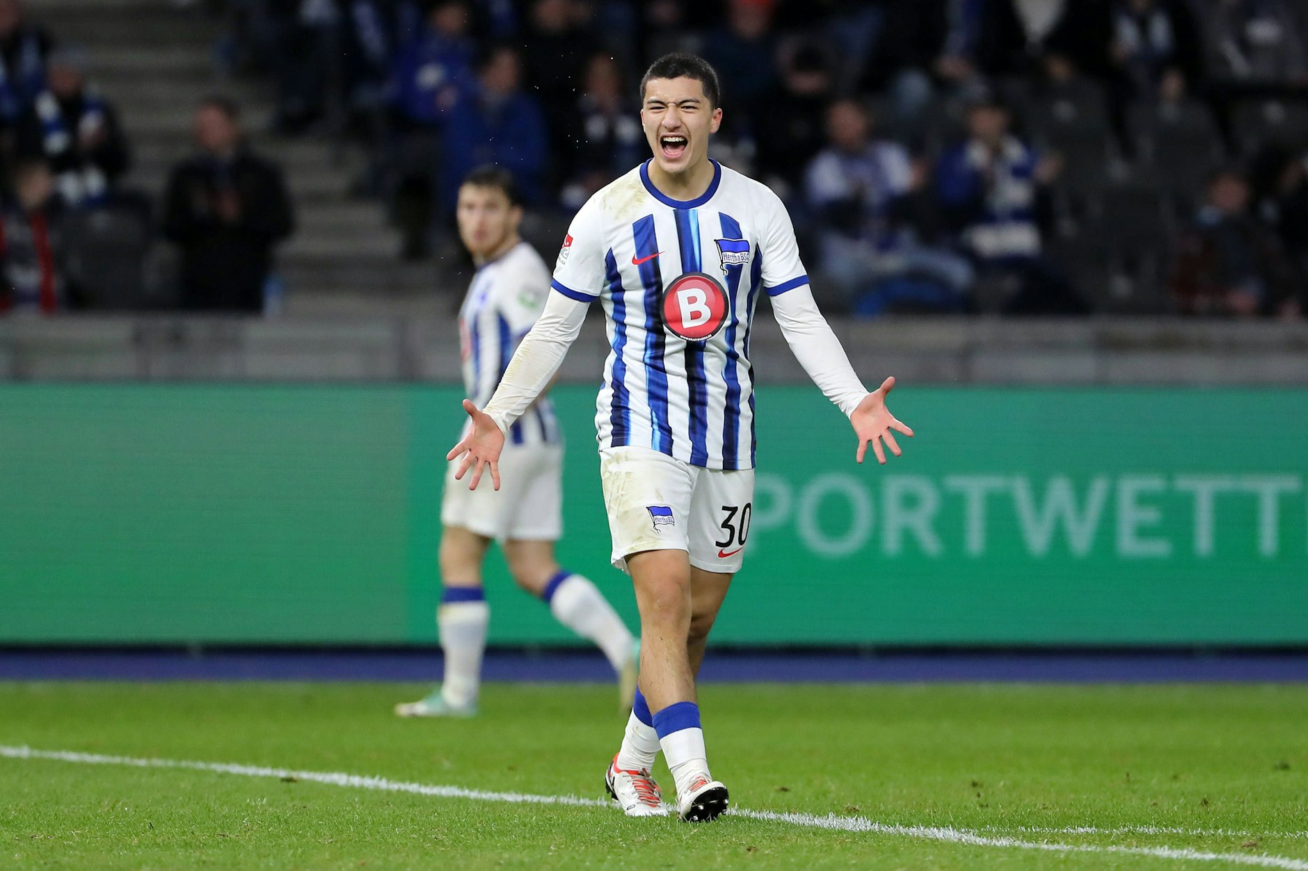 Herthas Supertalent Ibo Maza kommt nach langer Verletzungspause am Freitag endlich zu seinem Startelf-Debüt gegen Holstein Kiel.