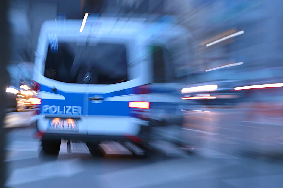 Die Polizei hat in Niedersachsen einen mutmaßlichen Geiselnehmer festgenommen.