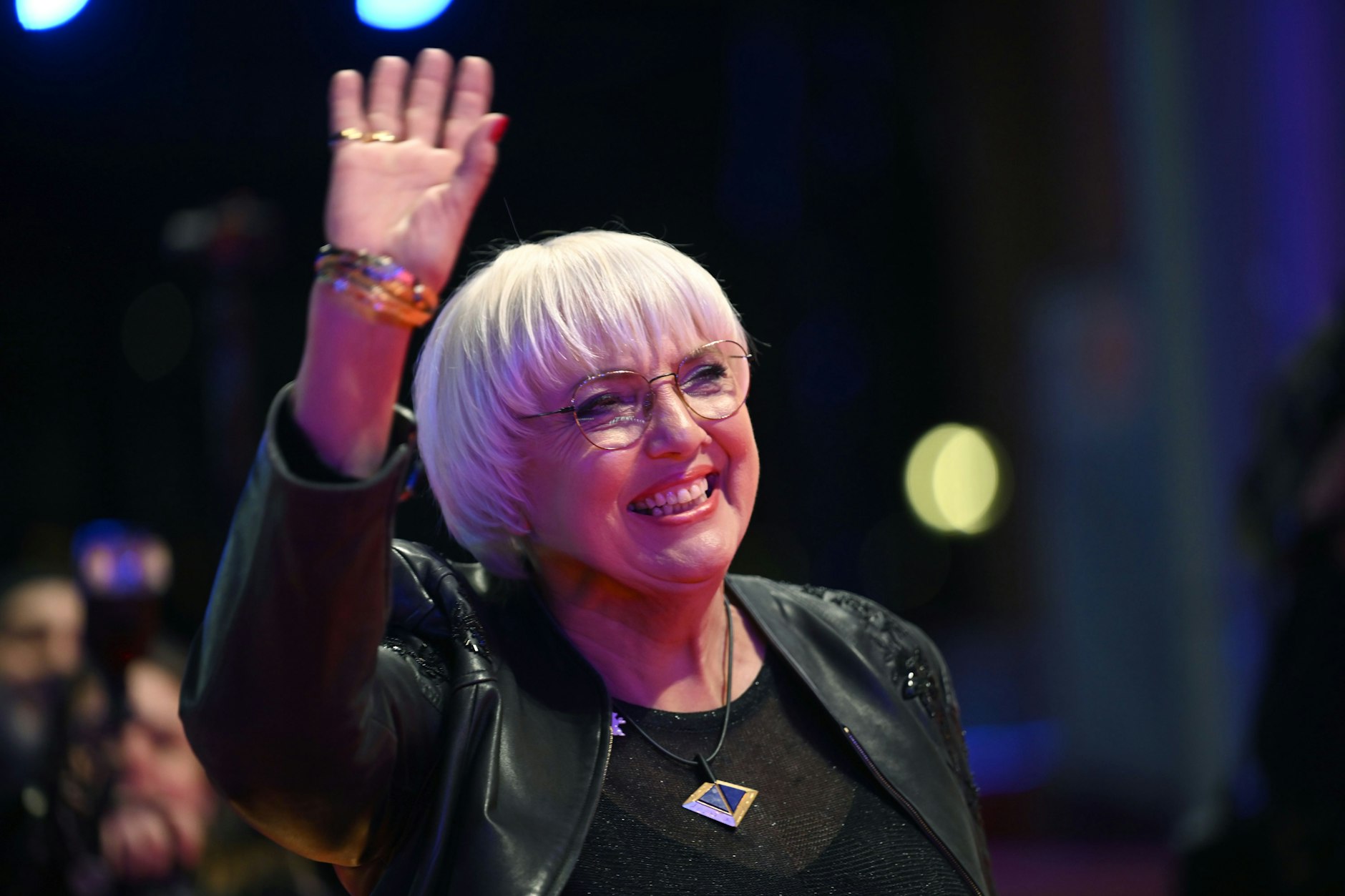 Claudia Roth auf dem Weg zur Abschlussgala der Berlinale