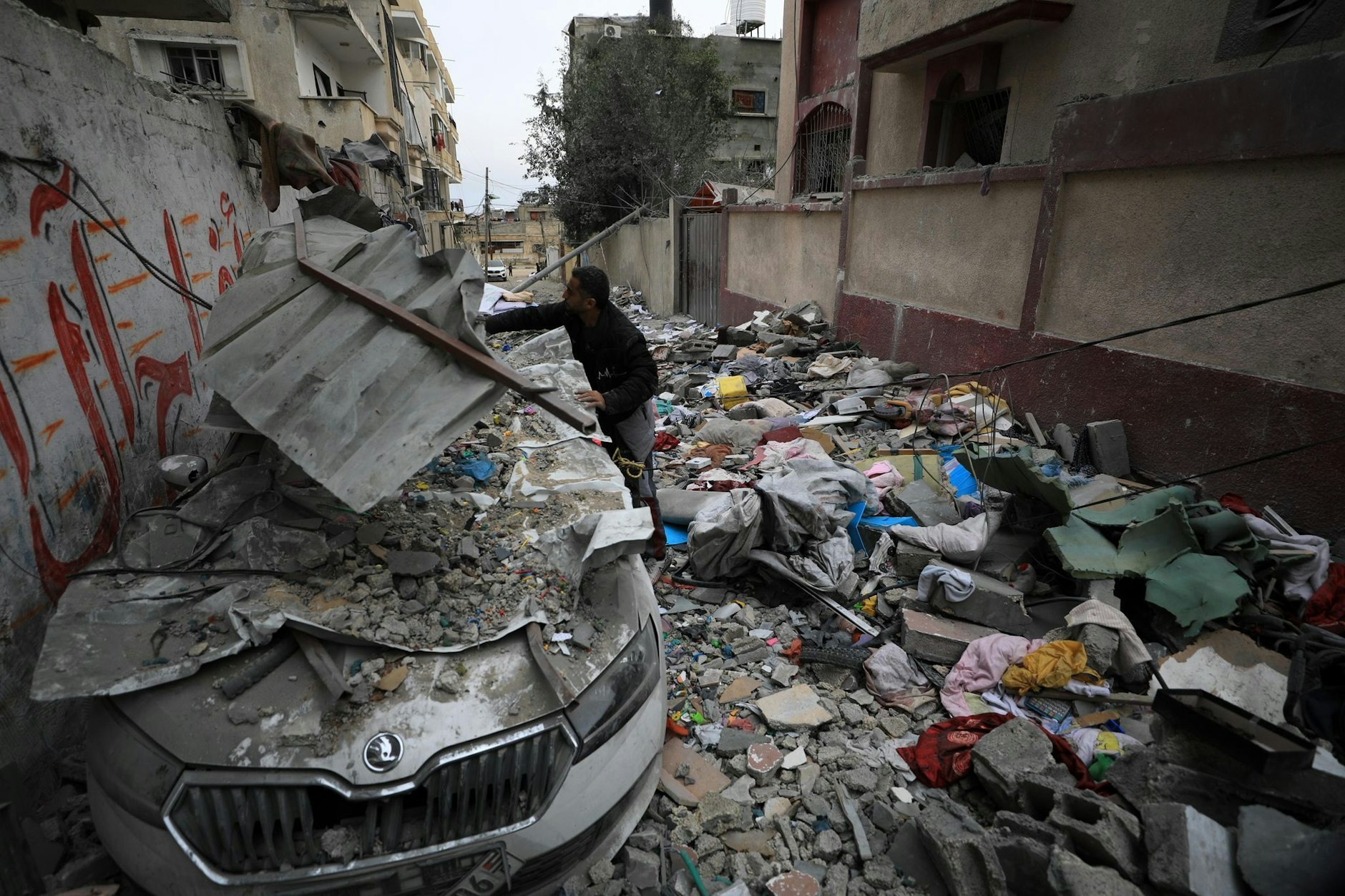 Rafah liegt in Trümmern. Die Hamas hält an ihrer Forderung nach einer permanenten Feuerpause fest, auf die Israel nicht eingehen will.