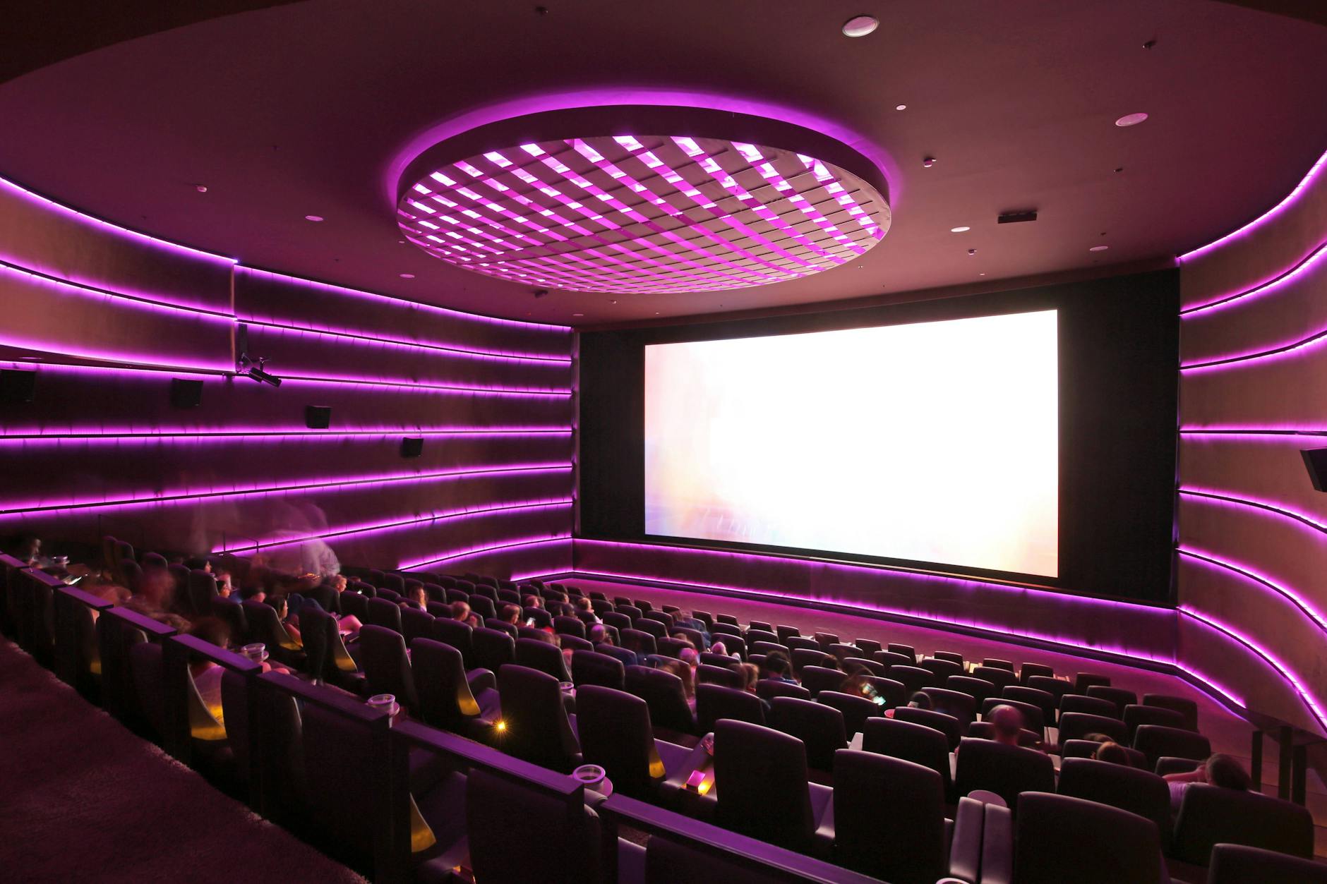 Kinobesuche, Museums-Jahreskarten, Bibliotheksausweise: Der Kulturpass für den Jahrgang 2006 wird am 1. März freigeschaltet.