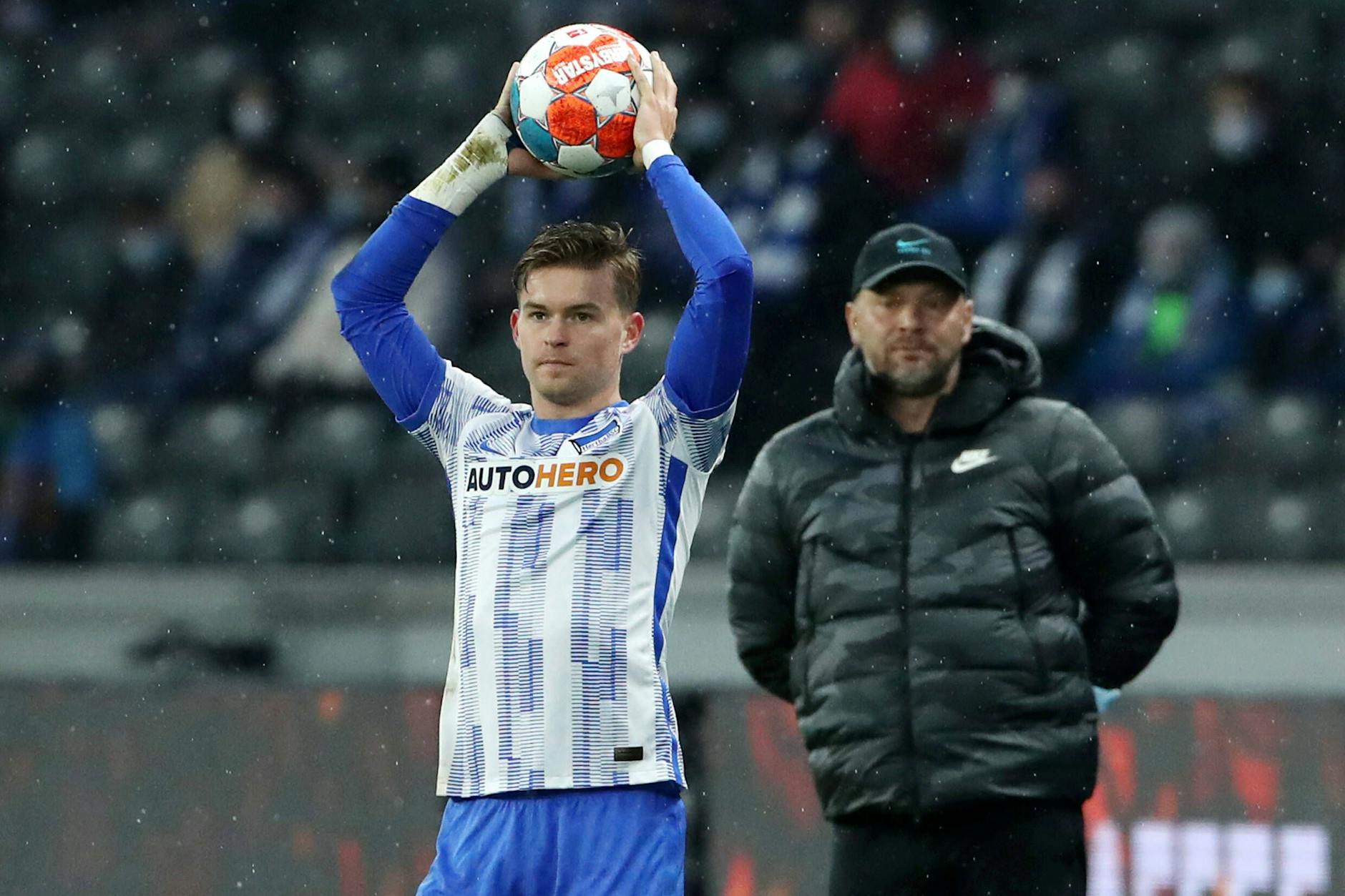 Trainer Pal Dardai machte Eigengewächs Maxi Mittelstädt zum Hertha-Profi. Doch im Sommer 2023 verließ der Linksverteidiger den Klub.