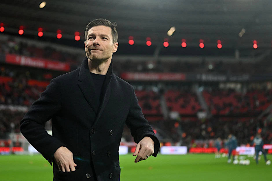 Leverkusens Trainer Xabi Alonso spielt mit seinem Team eine überragende Saison.  