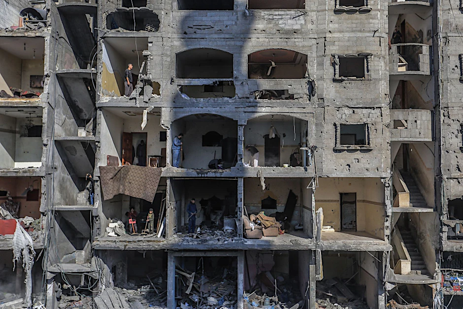 ARCHIV - Die humanitäre Lage im Gazastreifen - wie hier in Rafah - spitzt sich weiter zu.  