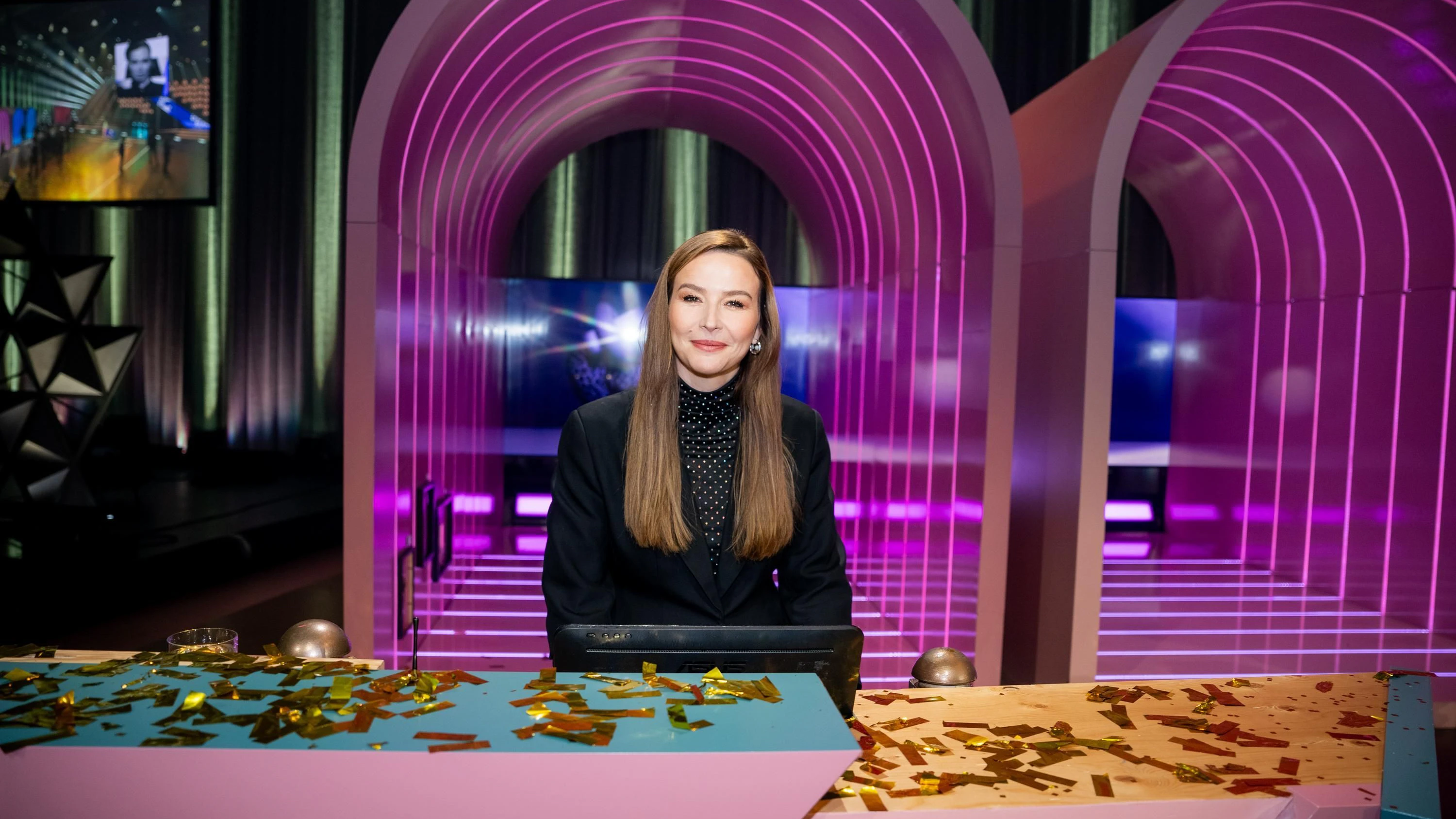 Katrin Bauerfeind moderiert normalerweise das Finale bei Wer stiehlt mir die Show?, vertritt diese Woche aber Sängerin Sarah Connor als Kandidatin.