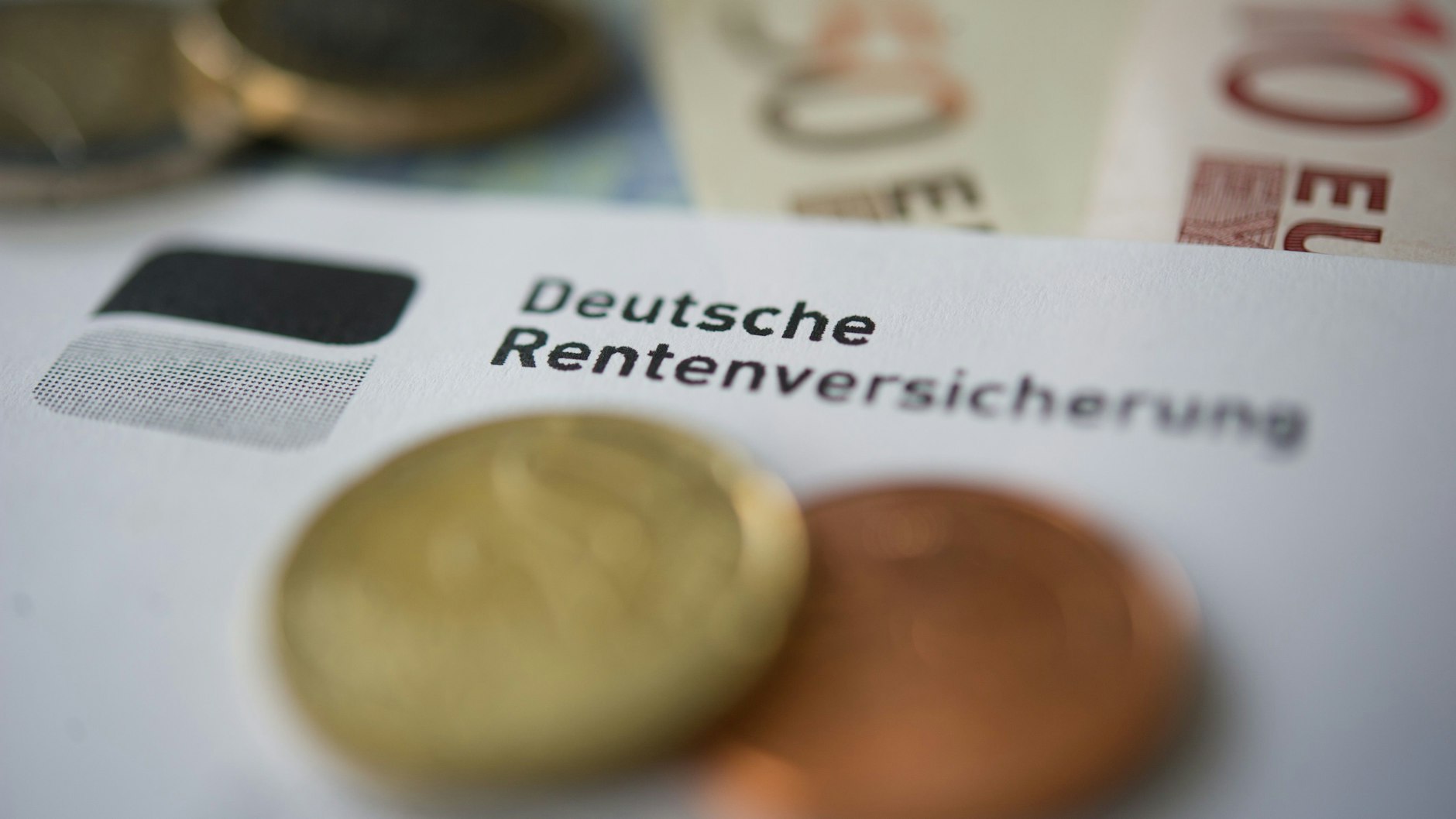 Neue Zahlen zeigen, welche Steuern Rentner zahlen müssen.
