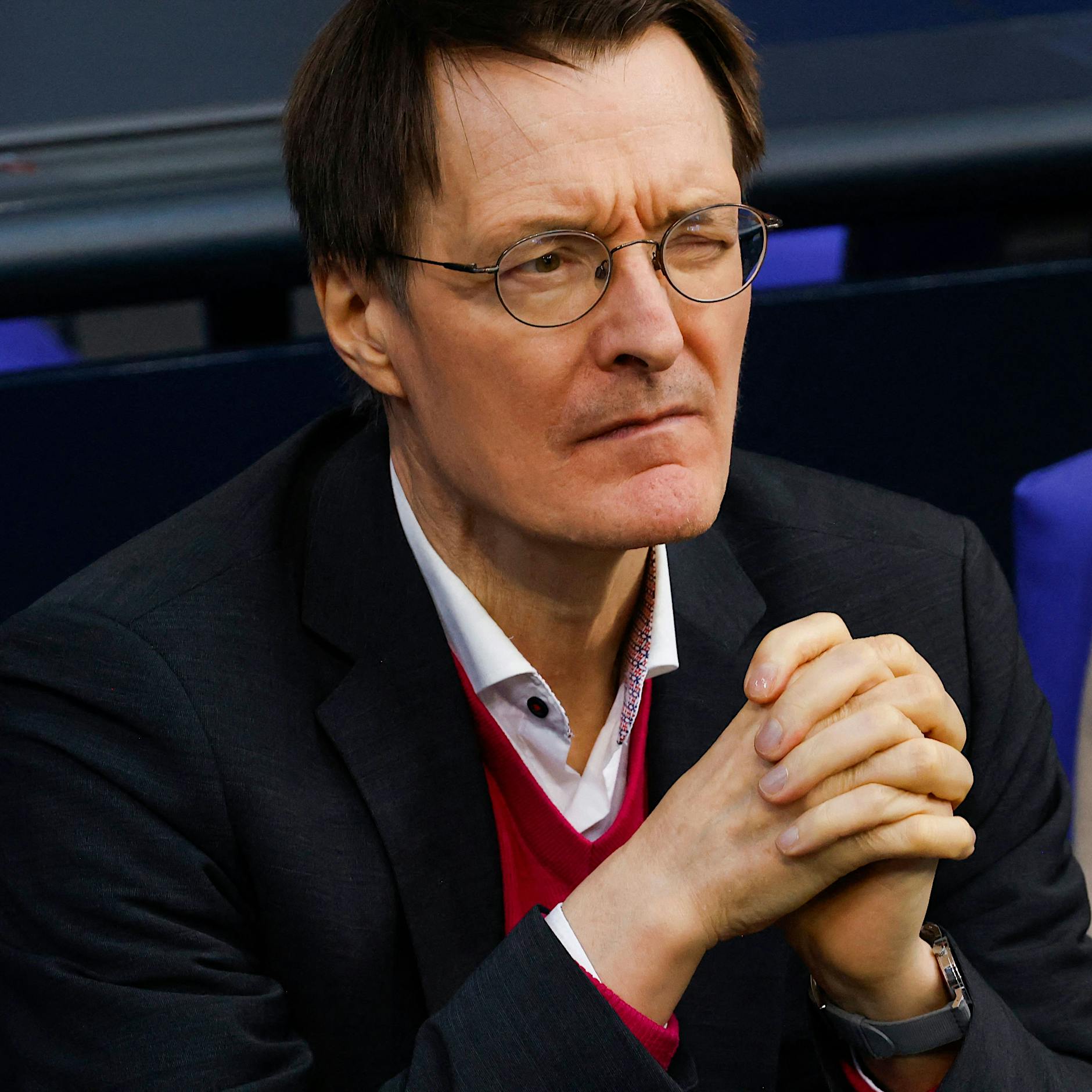 Krieg: Karl Lauterbach will deutsches Gesundheitswesen für „militärische Konflikte“ rüsten