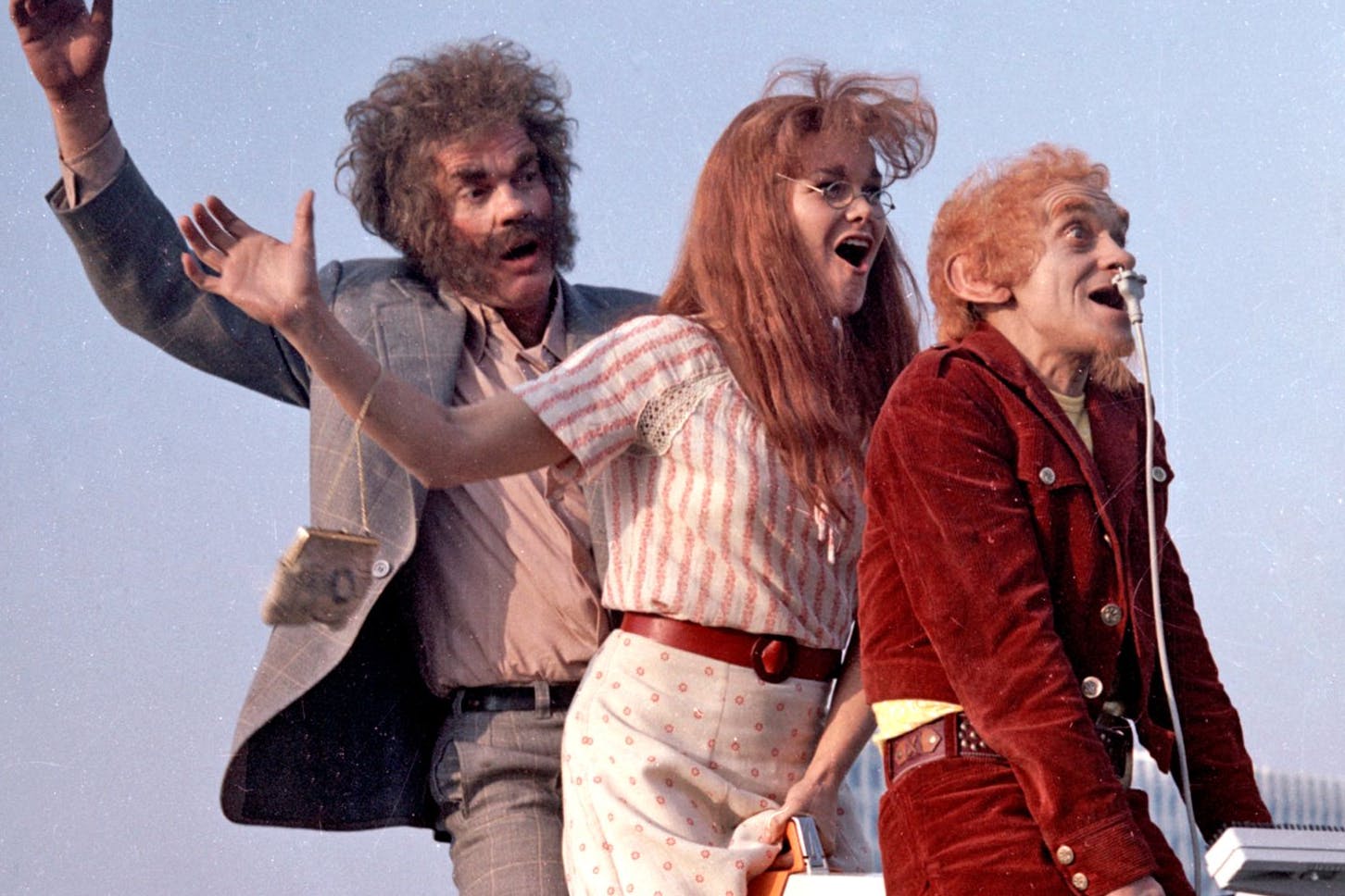 Stefan Lisewski (Riese), Katja Paryla (Hexe) und Siegfried Seibt (Rumpelstilzchen) (v.l.n.r.) in der Original-Produktion von „Spuk unterm Riesenrad“ aus der DDR.