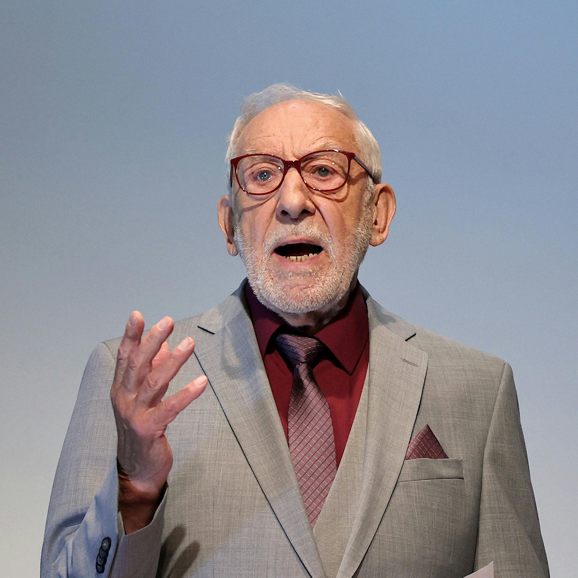 Dieter Hallervorden schreibt an Olaf Scholz: Israel soll diesen Krieg sofort beenden