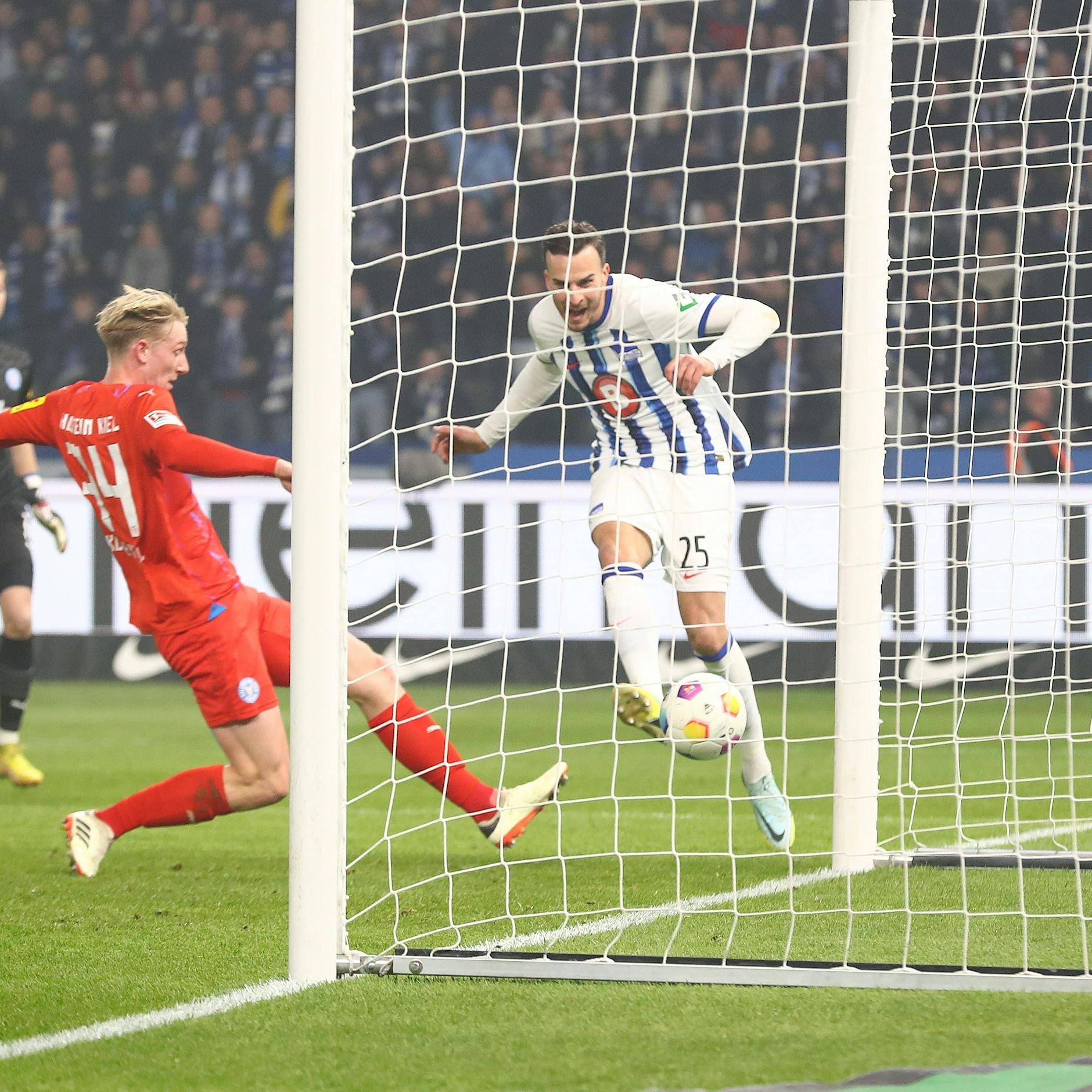 Hertha BSC: Tapferer Tabakovic! Ohne Tape am Knie trifft er wieder