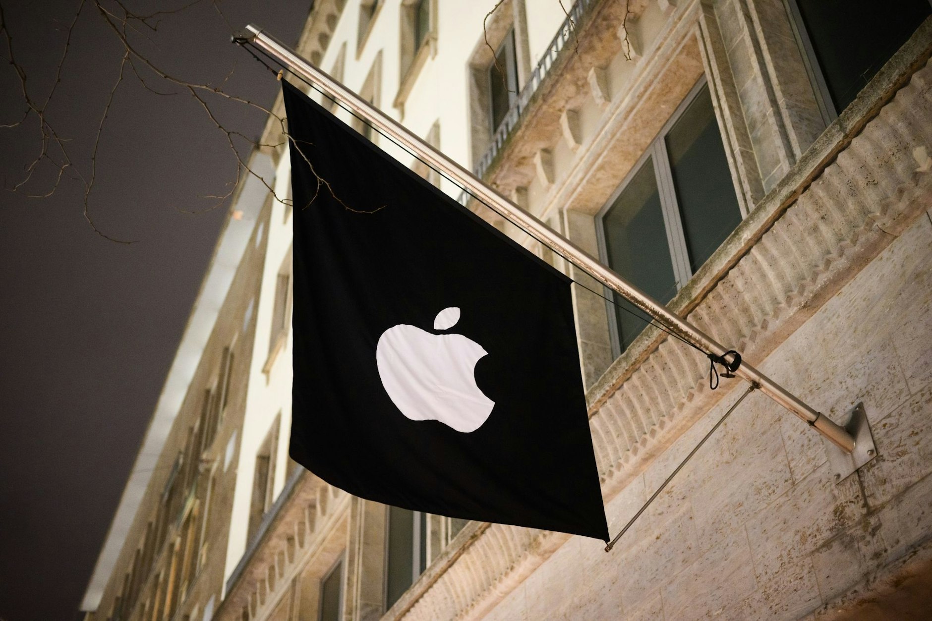 Die EU-Kommission hat gegen Apple eine Milliardenstrafe verhängt.