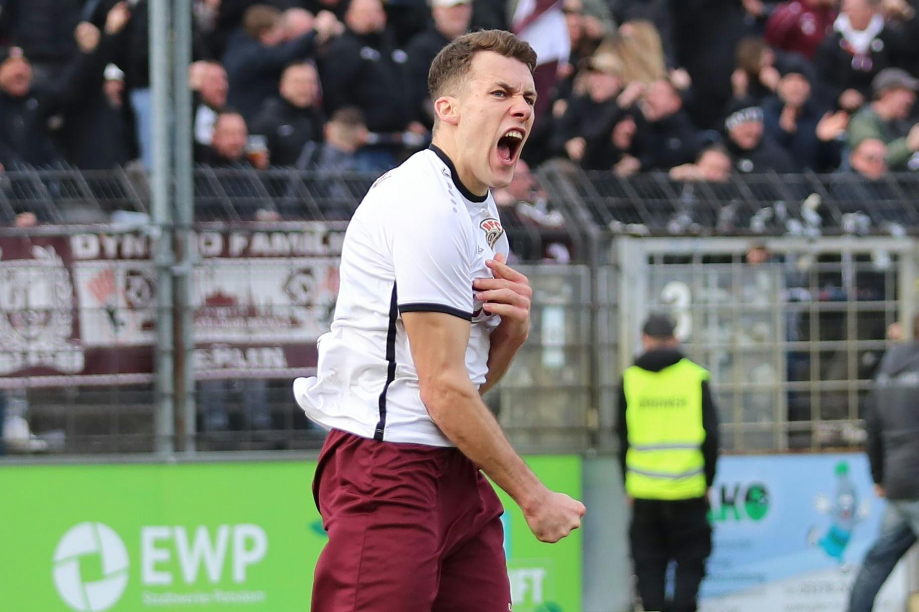 Alles muss raus! Da ist die Befreiung förmlich greifbar: Chris Reher lässt nach dem 1:1 in Babelsberg seinem Jubel freien Lauf.