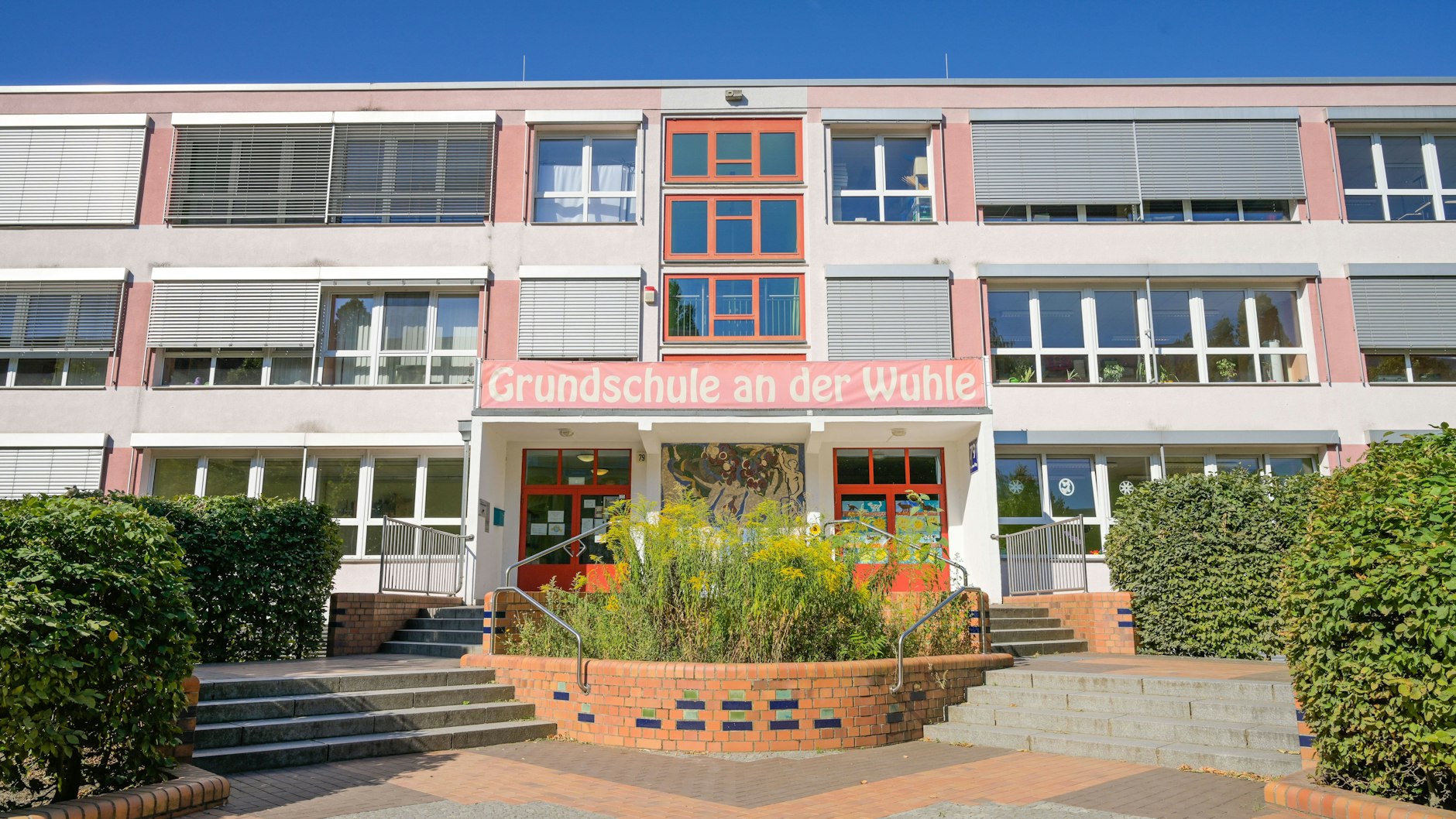 Grundschule an der Wuhle am Teterower Ring in Marzahn-Hellersdorf: Der Bezirk hat es schwer, Lehrer zu finden, die auf Lehramt studiert haben.