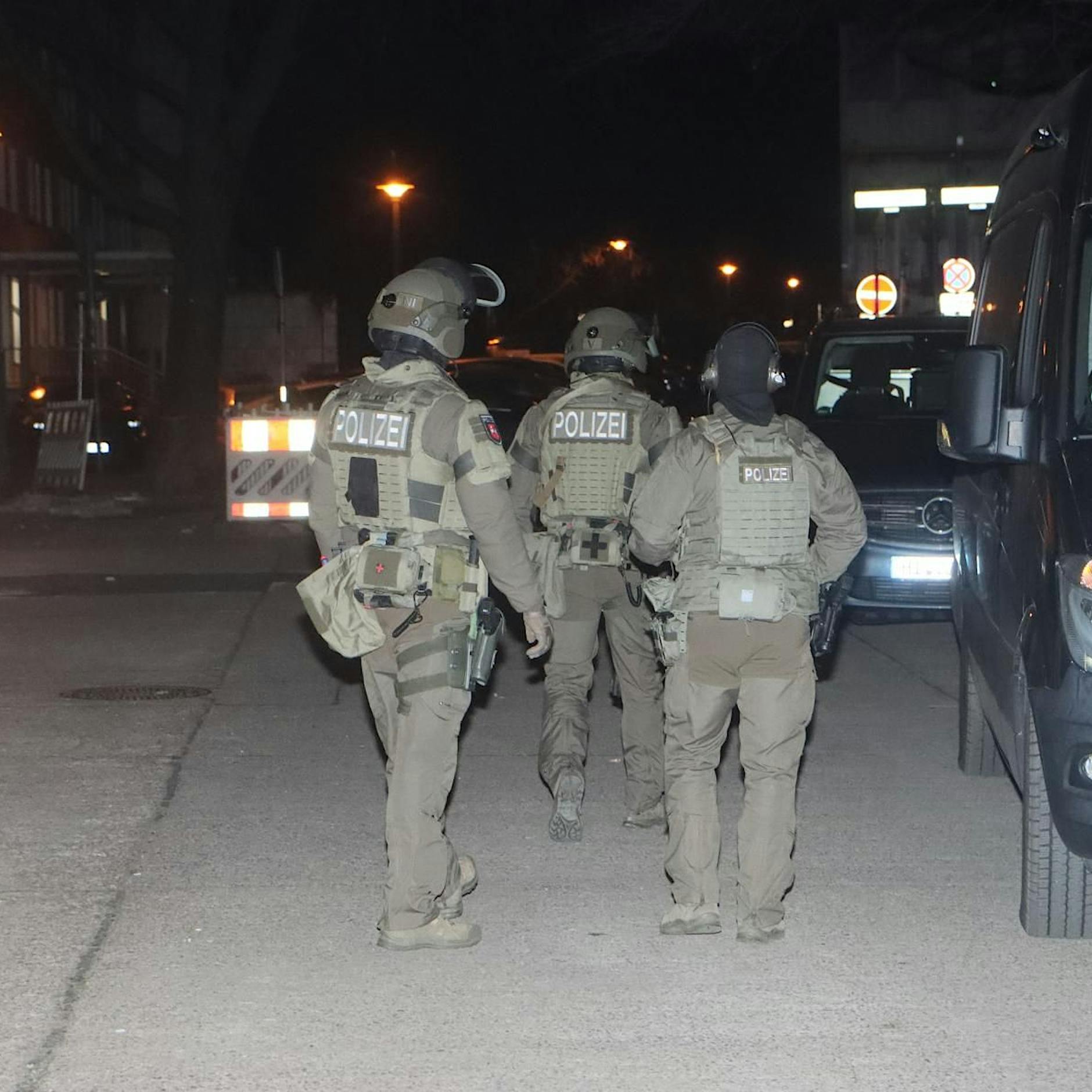 Suche nach Ex-RAF-Terroristen: Polizei durchsucht Wohnheim in Berlin-Friedrichshain