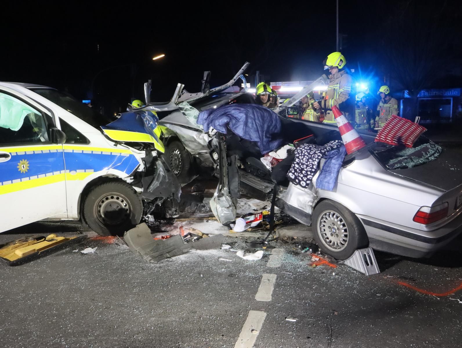 Horror-Unfall in Zehlendorf: Rettung von Schwerverletztem dauert 40 Minuten
