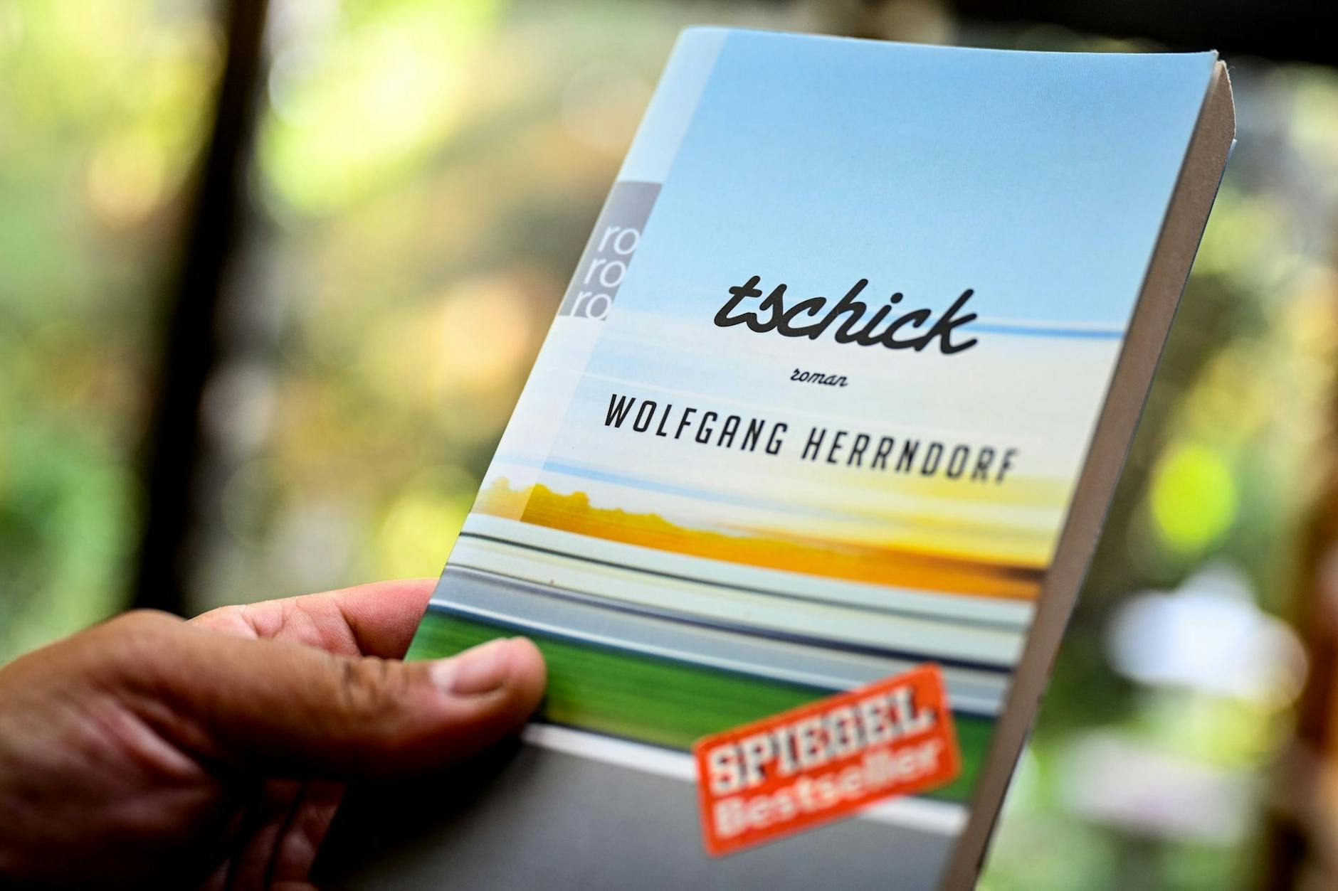 Wolfgang Herrndorf schrieb mit „Tschick“ einen Bestseller, der auch in der Schule behandelt wird.