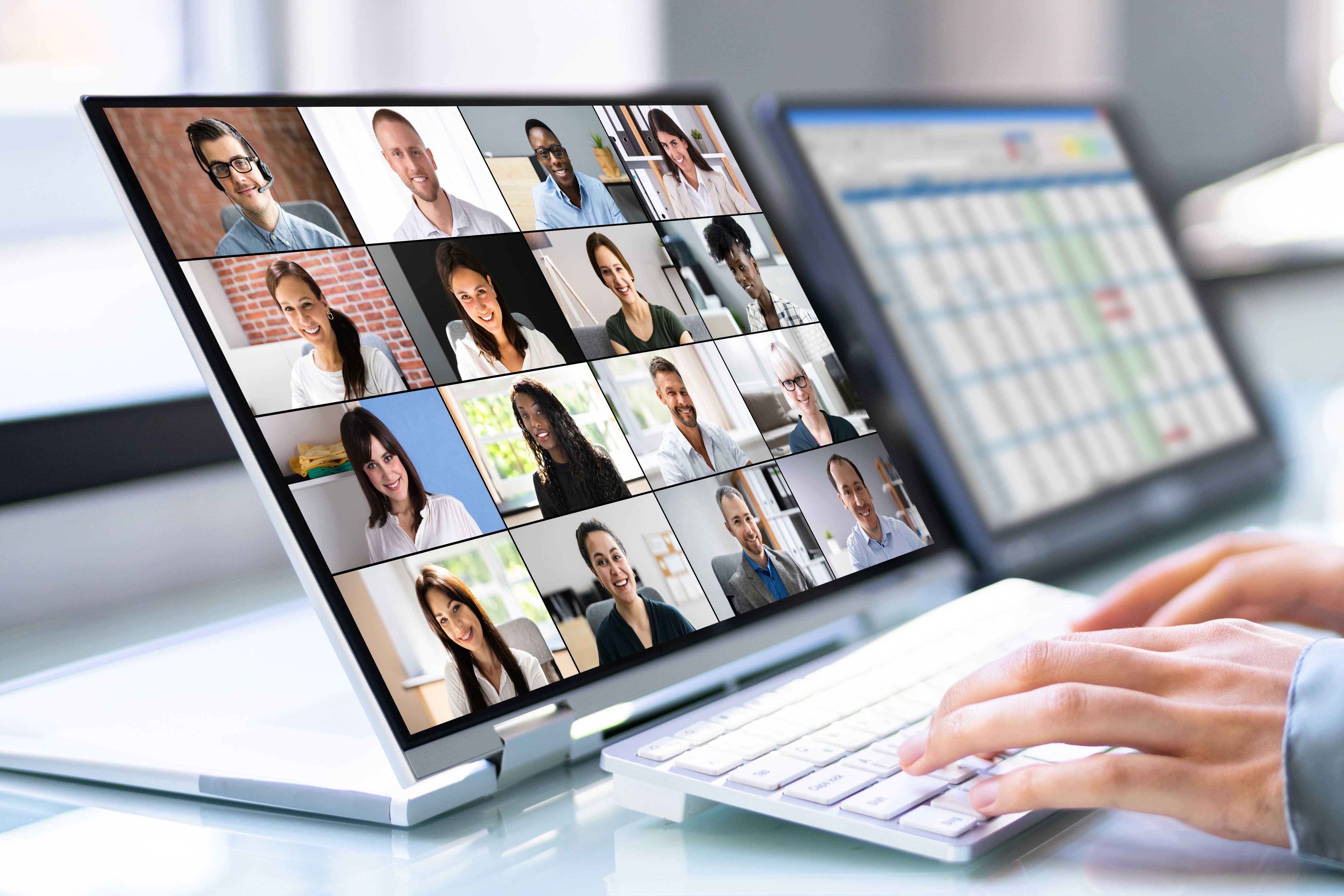 Deepfakes: Wie digitale Klone zur existenziellen Gefahr für Unternehmen werden