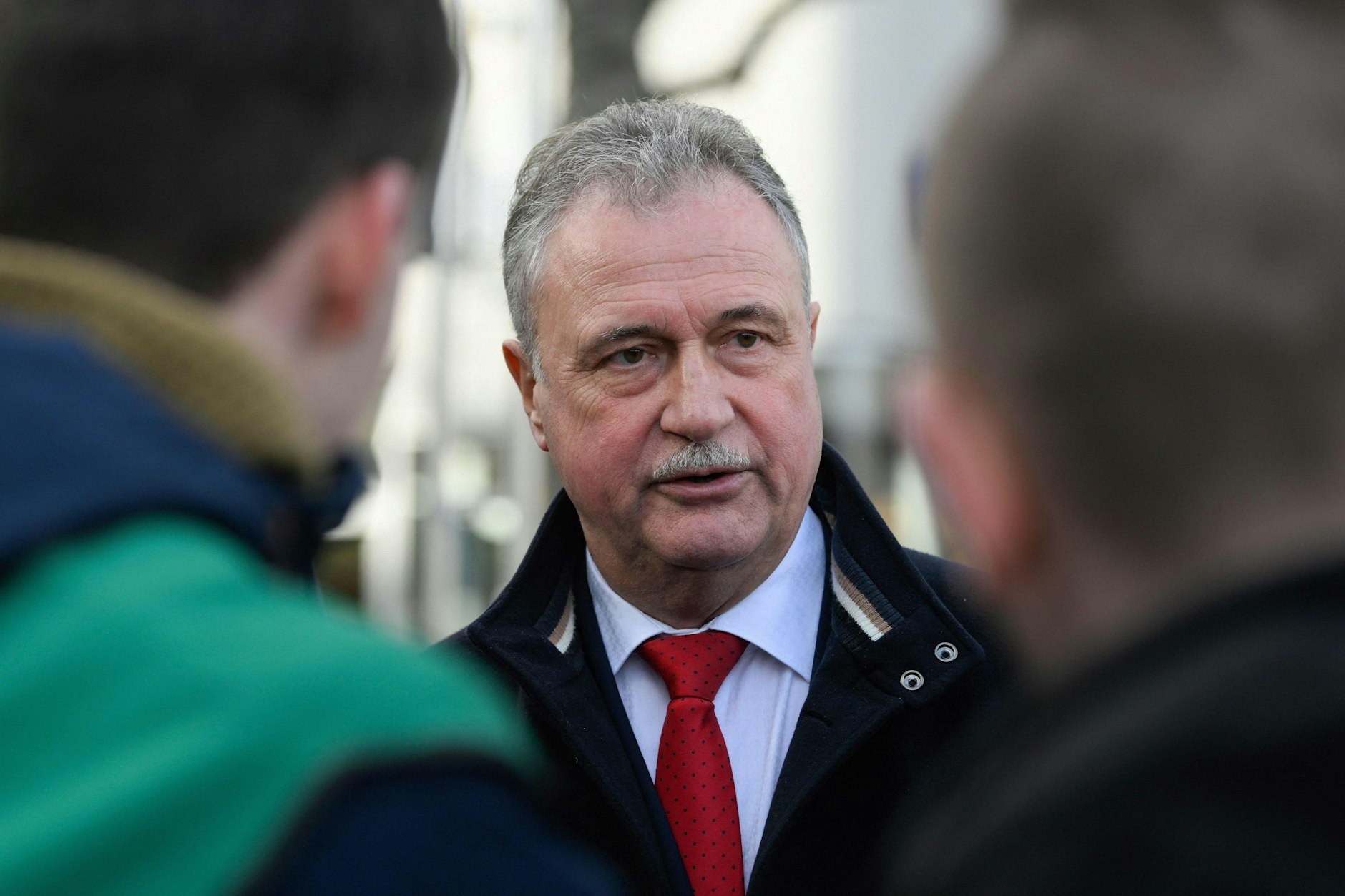 Der nächste Warnstreik bei der Deutschen Bahn ist in Sicht. Der Personenverkehr werde am 7. und 8. März bundesweit 35 Stunden lang stillstehen, kündigte GDL-Chef Claus Weselsky an.