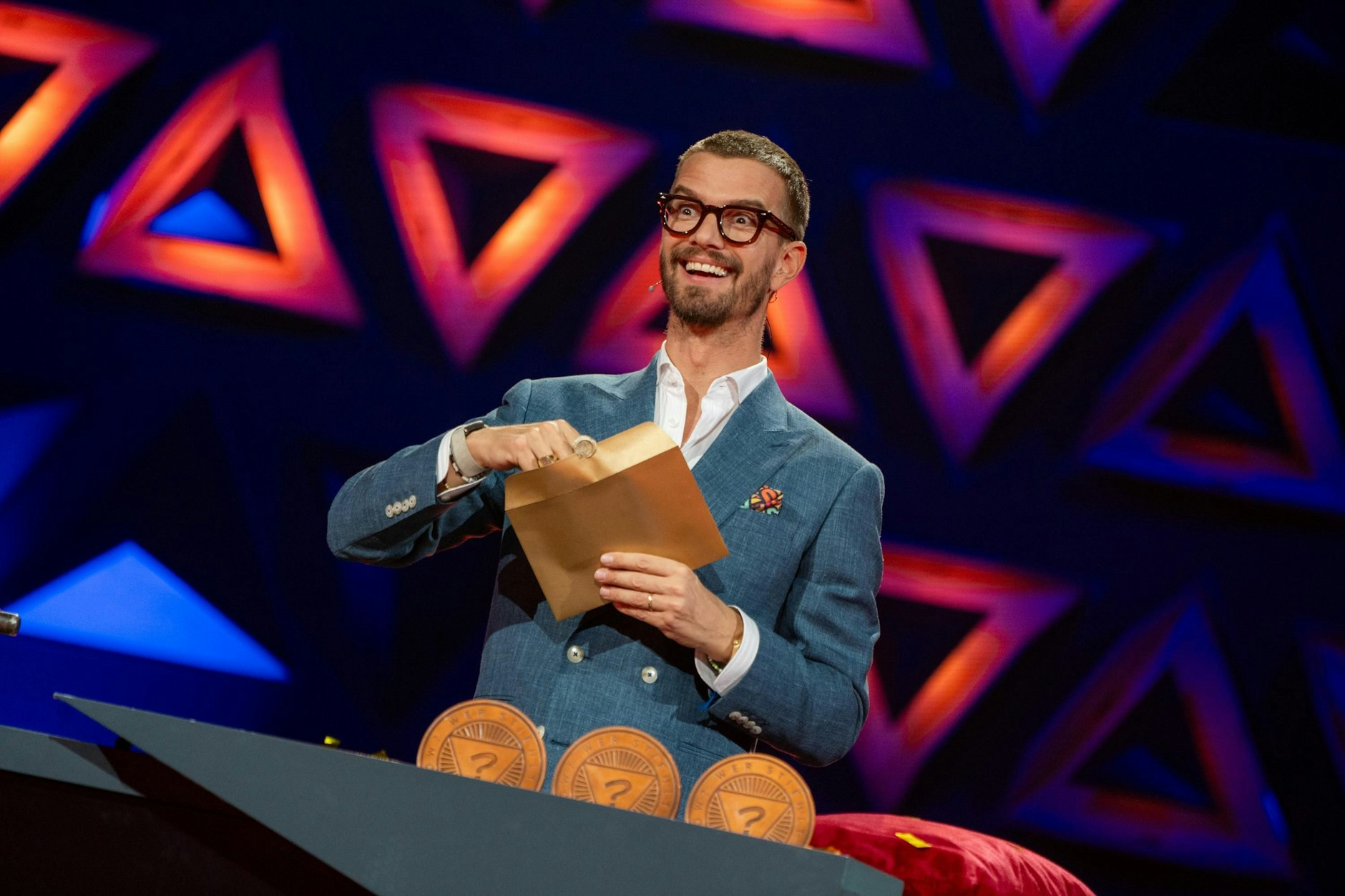 Joko Winterscheidt muss bei Wer stiehlt mir die Show? erneut die Sendung abgeben - dieses Mal an eine Quiz-Kandidatin.