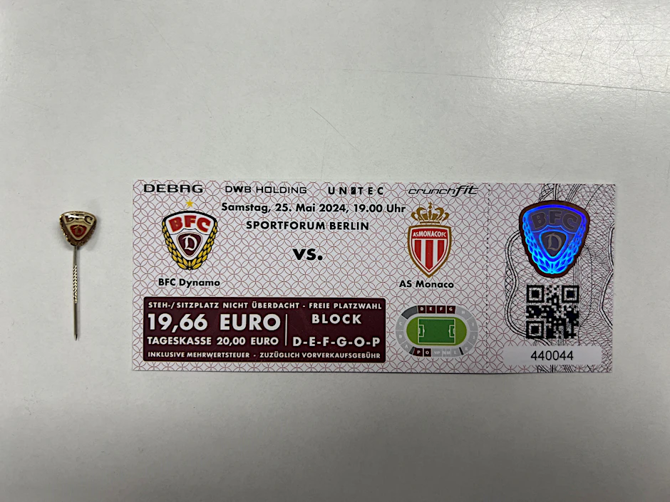 Die Karten für den Test des BFC Dynamo gegen Monaco erinnern optisch sehr an die Tickets vom letzten Europapokal-Duell der beiden Klubs.