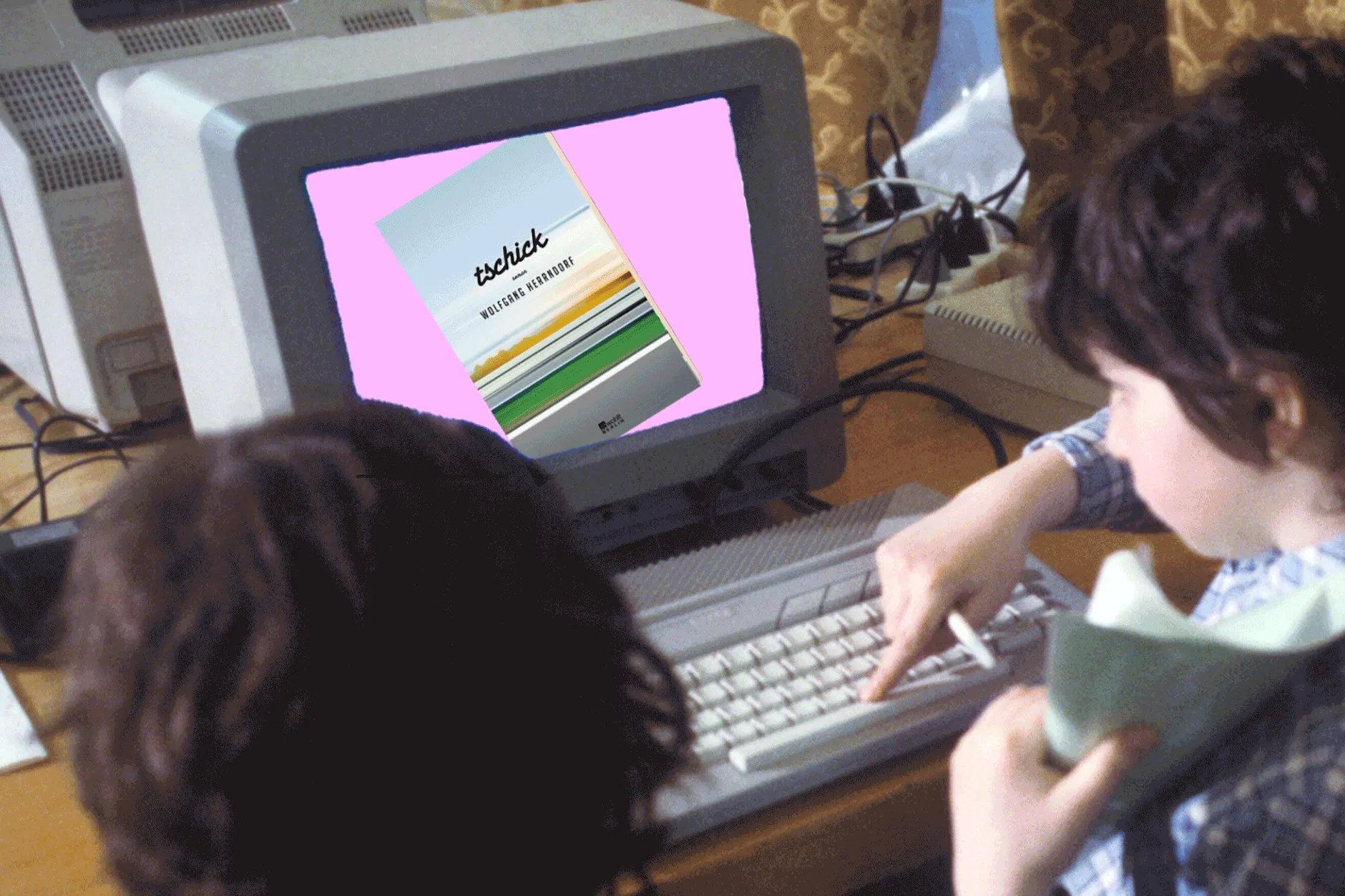 Weil „Tschick“ im Unterricht behandelt wird, suchen Kinder auch im Netz nach Infos zum Roman. „Tschickucation“ bündelt Fragen und Antworten.