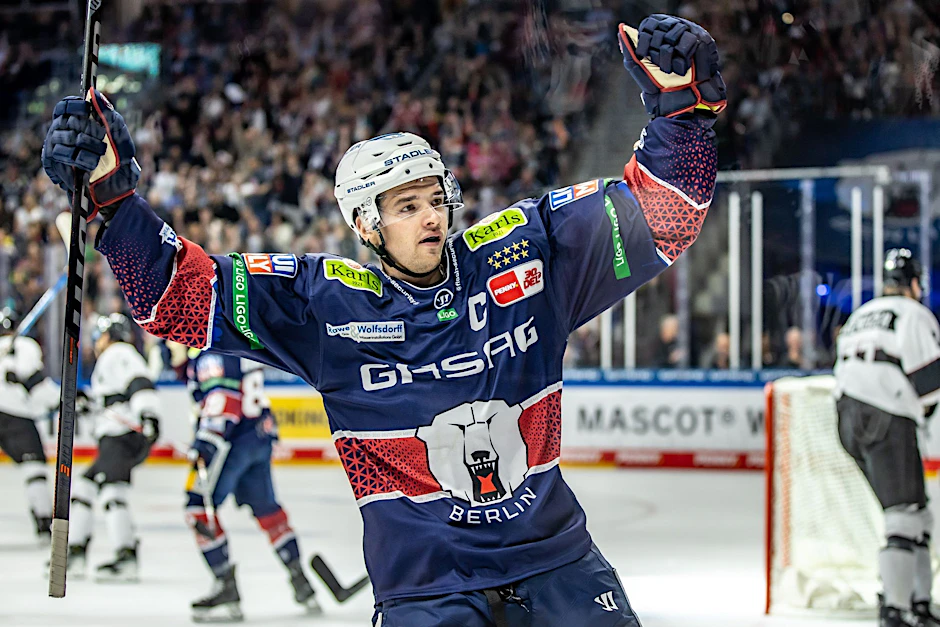 Eisbären-Kapitän Kai Wissmann will nicht nur am Freitag gegen Bremerhaven, sondern am liebsten auch am Saisonende als Meister jubeln.