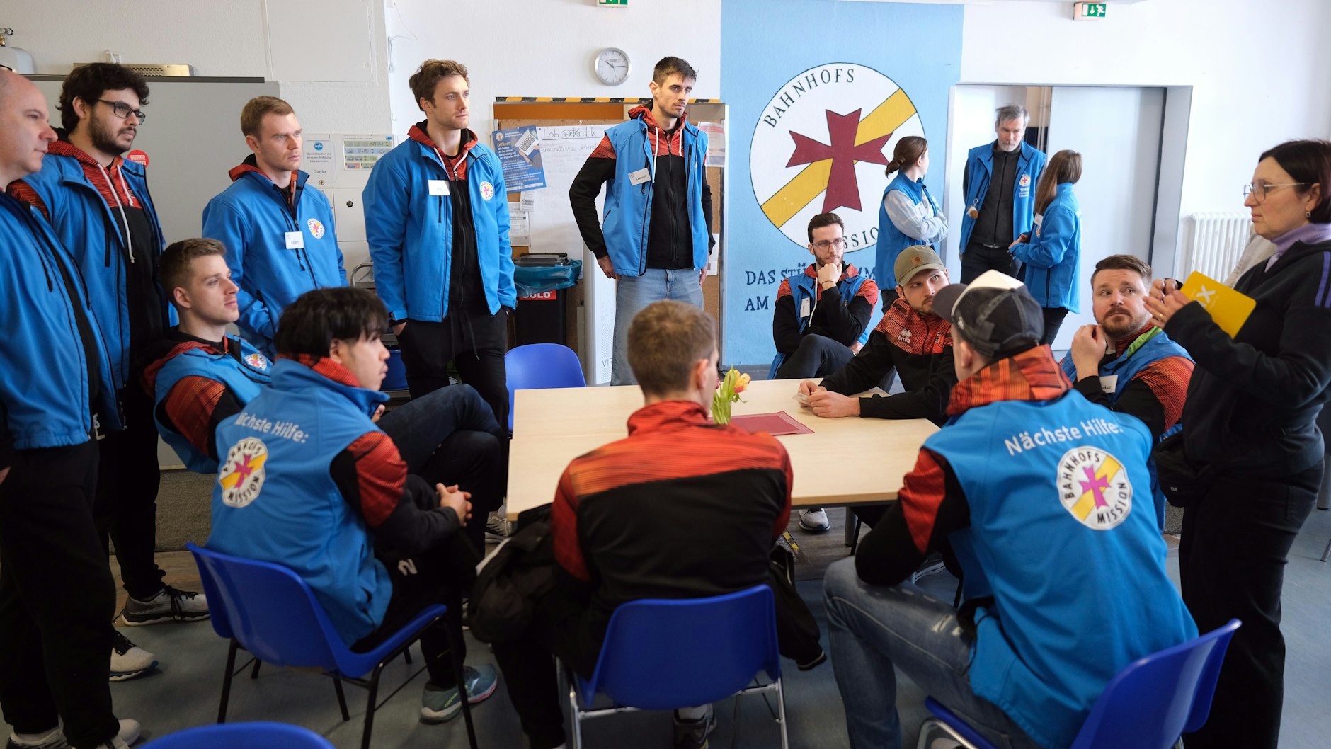 Teambesprechung der BR Volleys in der Bahnhofsmission.&nbsp;