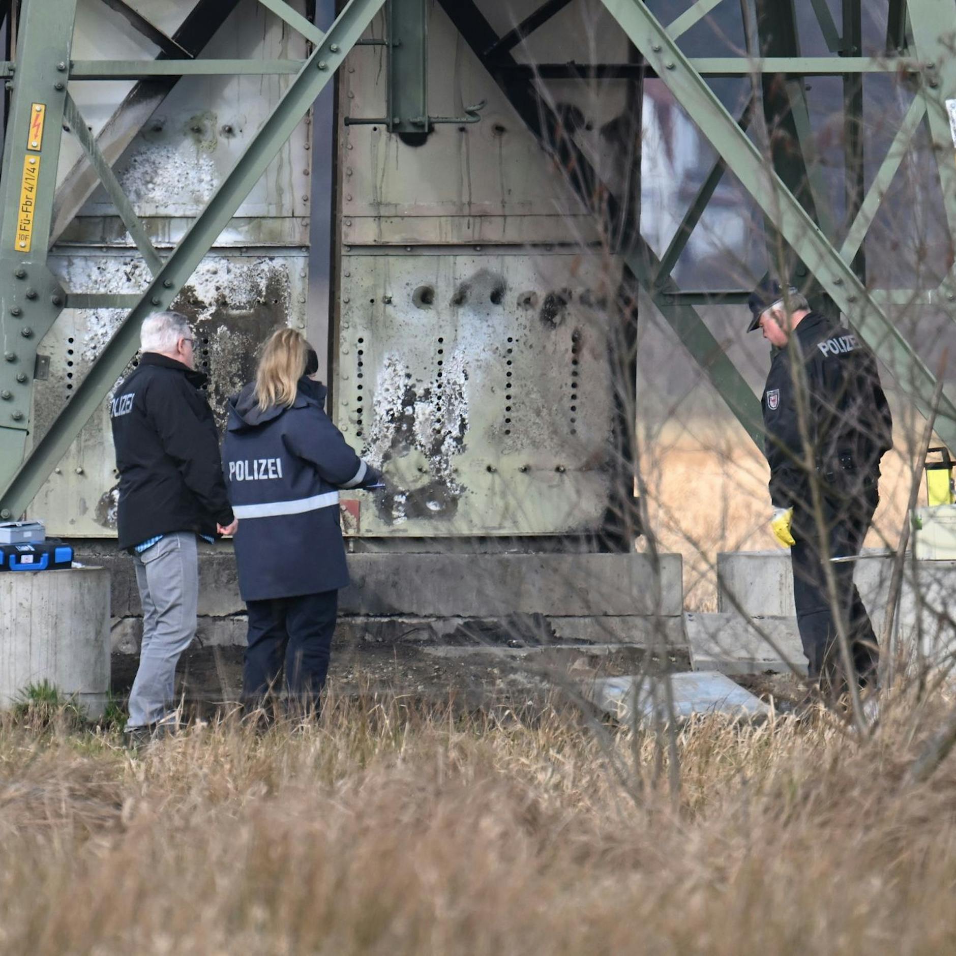 Hunderte Millionen Euro Schaden: Tesla-Werk bei Berlin steht auch am Mittwoch still