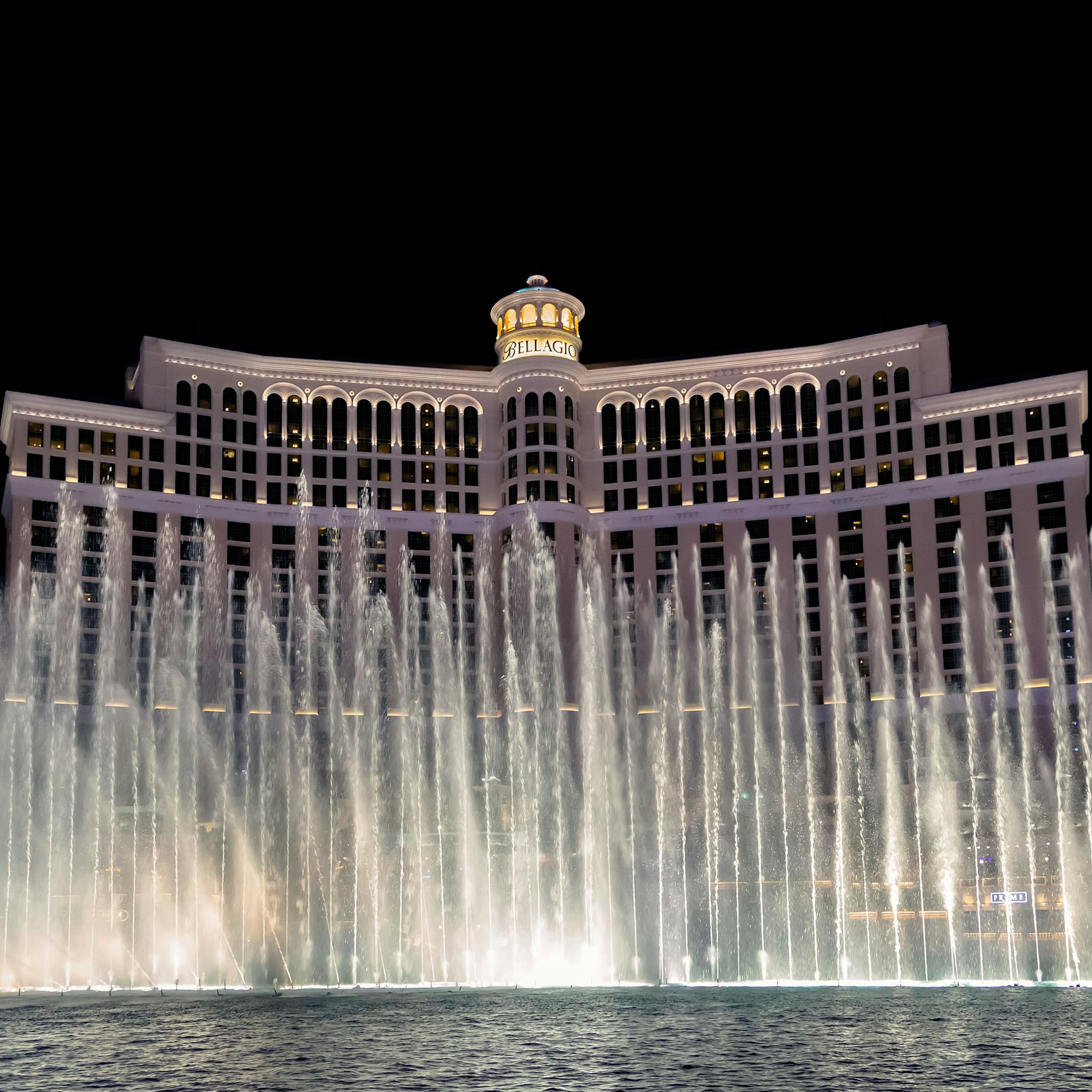 Kleiner Vogel legt Wasser-Show in Las Vegas lahm